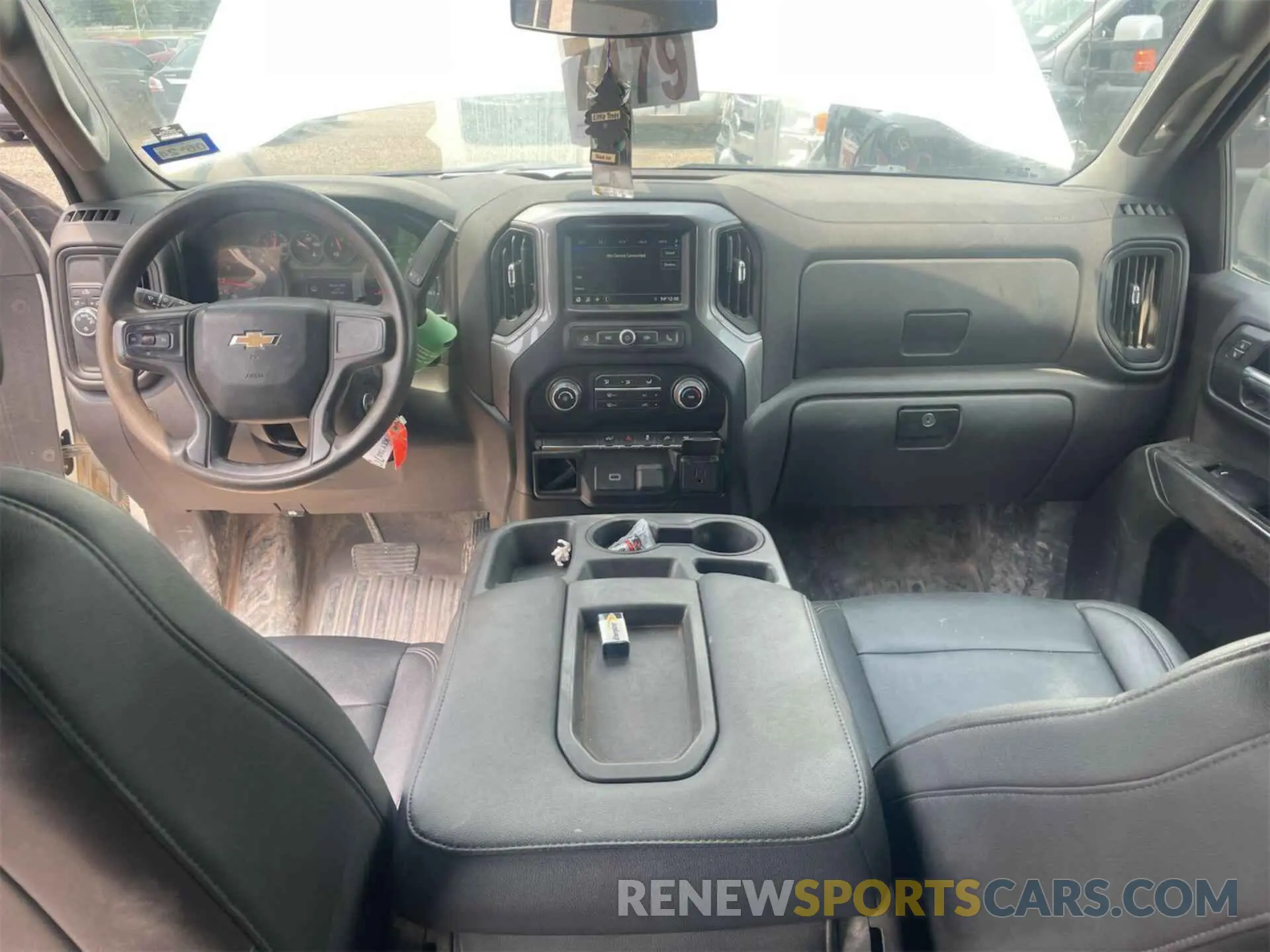 24 Photograph of a damaged car 3GCPWAEFXKG260856 CHEVROLET SILVERADO 1500 2019