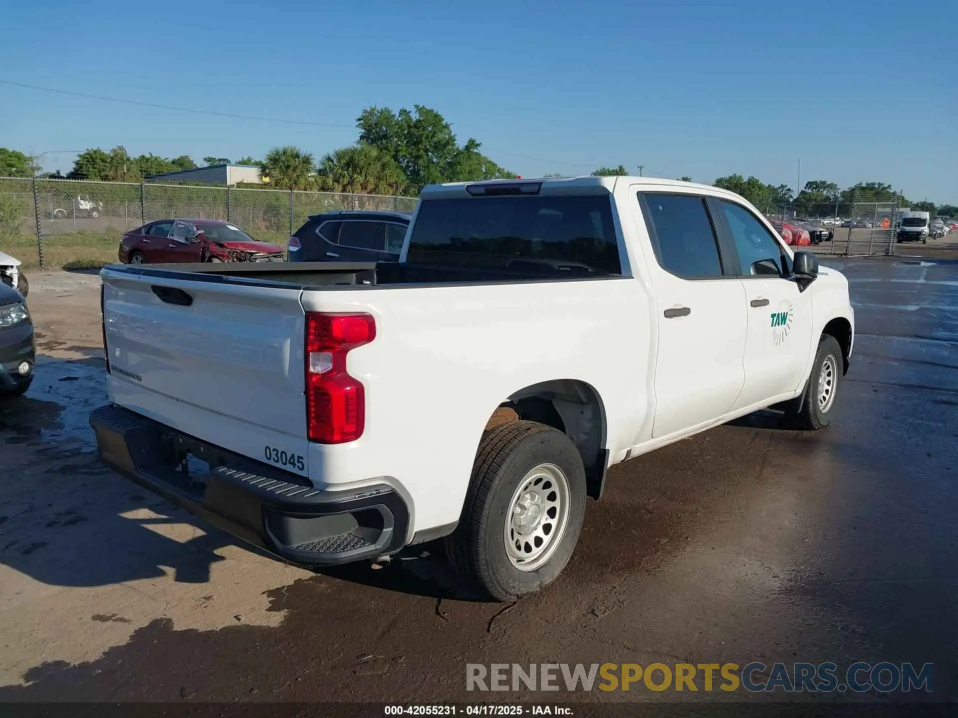 4 Photograph of a damaged car 3GCPWAEH1KG129154 CHEVROLET SILVERADO 1500 2019