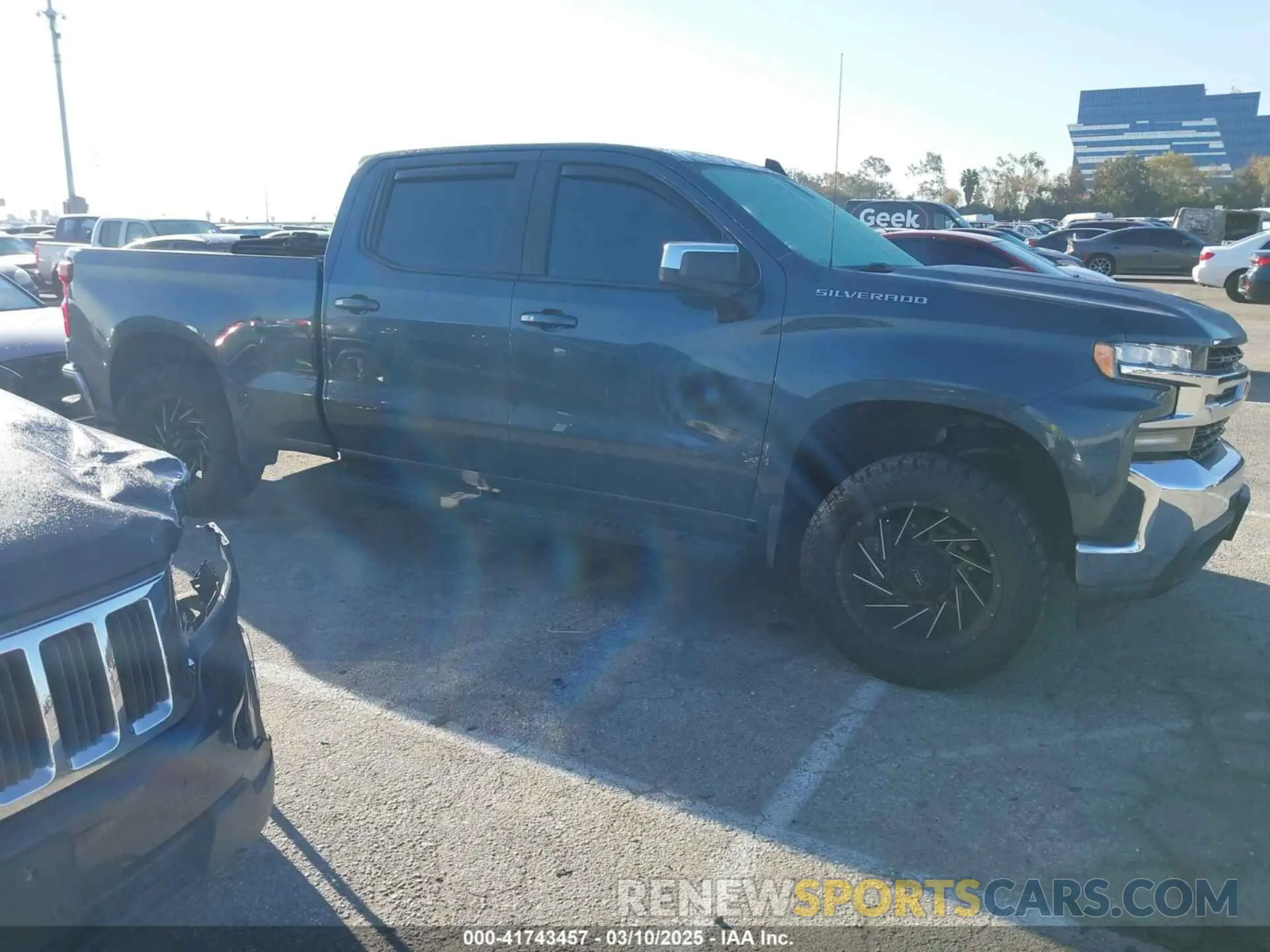 13 Photograph of a damaged car 3GCPWCED1KG236908 CHEVROLET SILVERADO 1500 2019