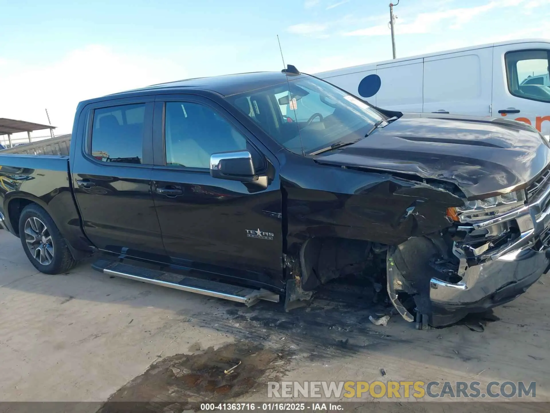 13 Photograph of a damaged car 3GCPWCED4KG157393 CHEVROLET SILVERADO 1500 2019