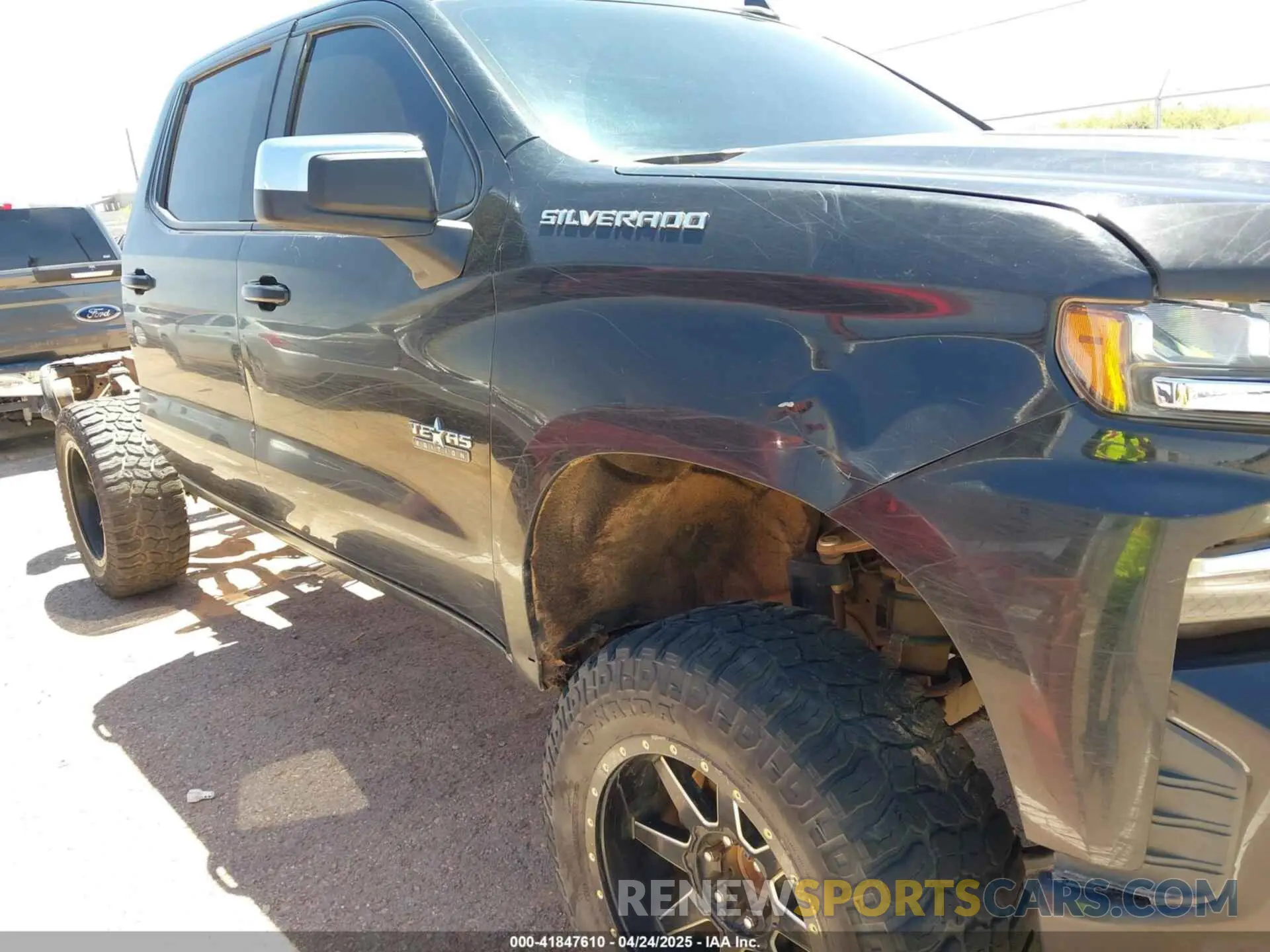 17 Photograph of a damaged car 3GCPWCED5KG186496 CHEVROLET SILVERADO 1500 2019