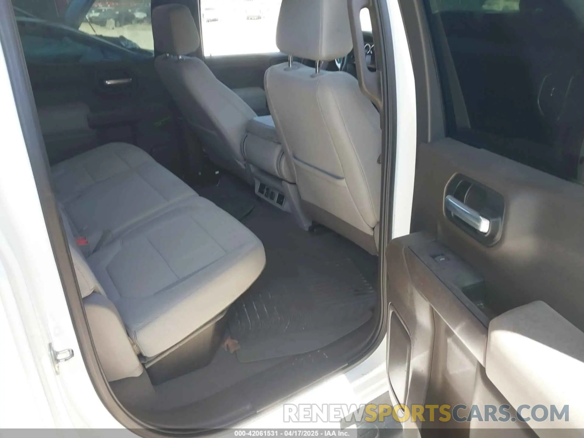 8 Photograph of a damaged car 3GCPWCED8KG122694 CHEVROLET SILVERADO 1500 2019