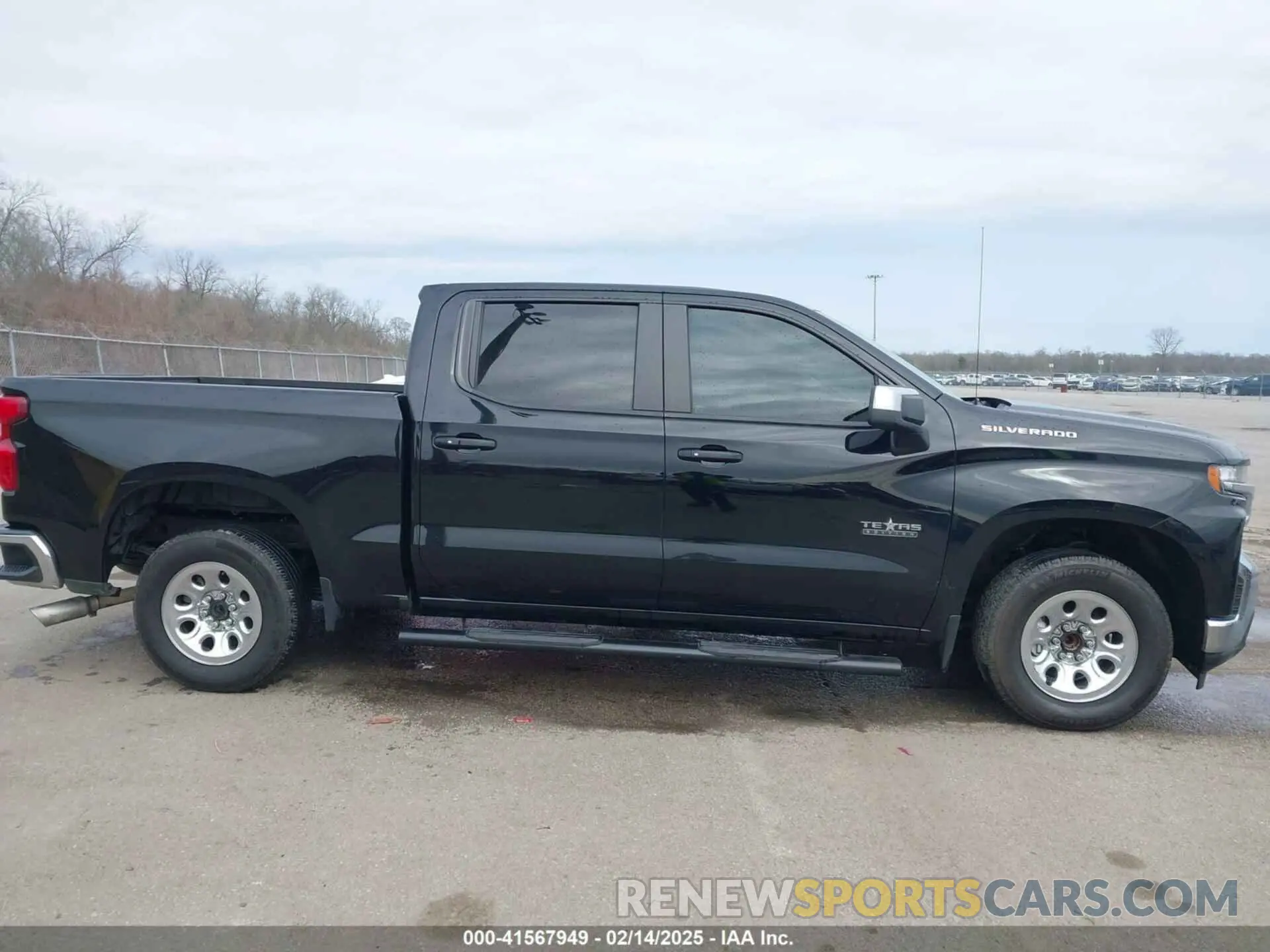 13 Photograph of a damaged car 3GCPWCEDXKG114113 CHEVROLET SILVERADO 1500 2019