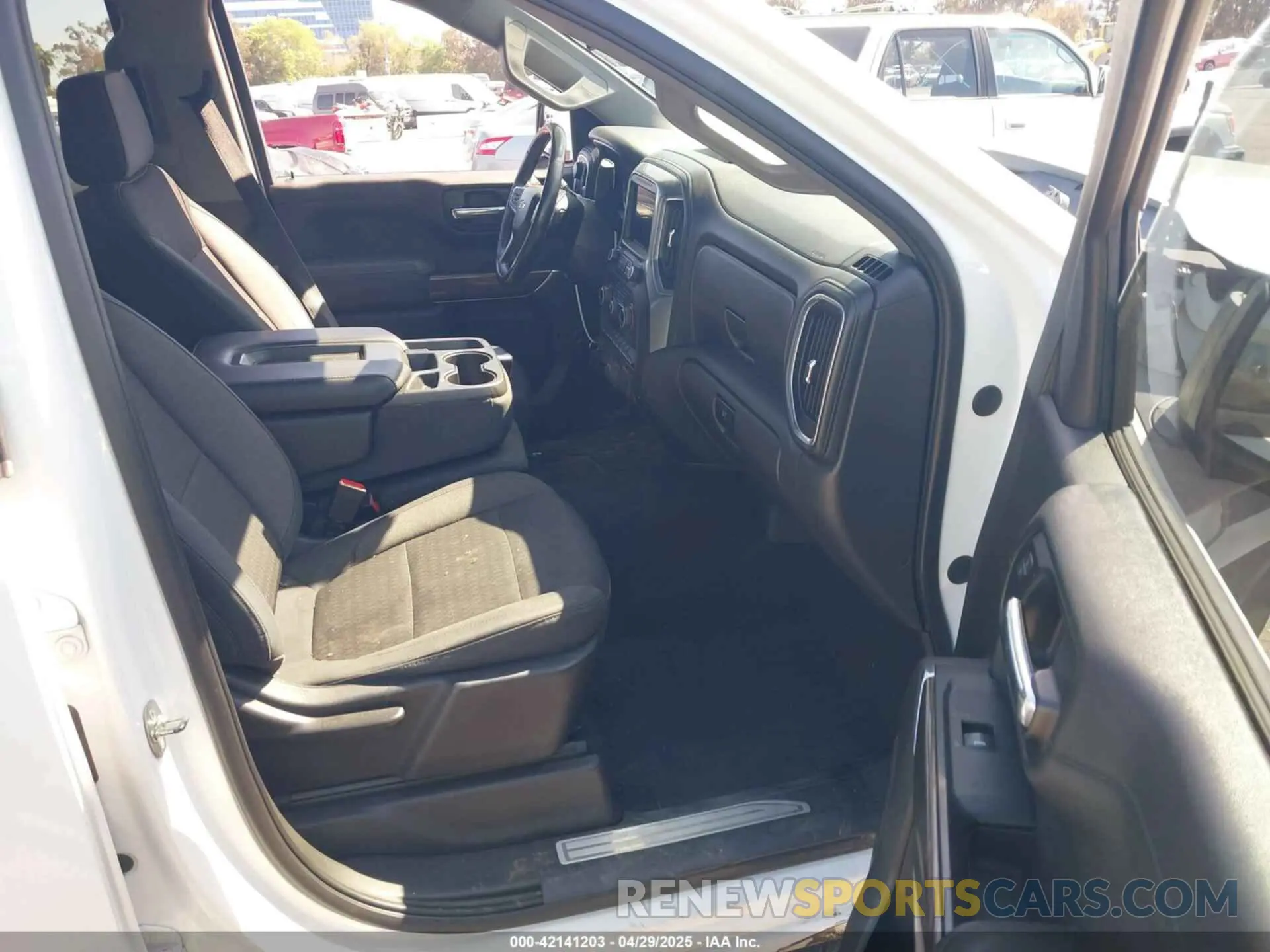 5 Photograph of a damaged car 3GCPWCEK7KG247457 CHEVROLET SILVERADO 1500 2019