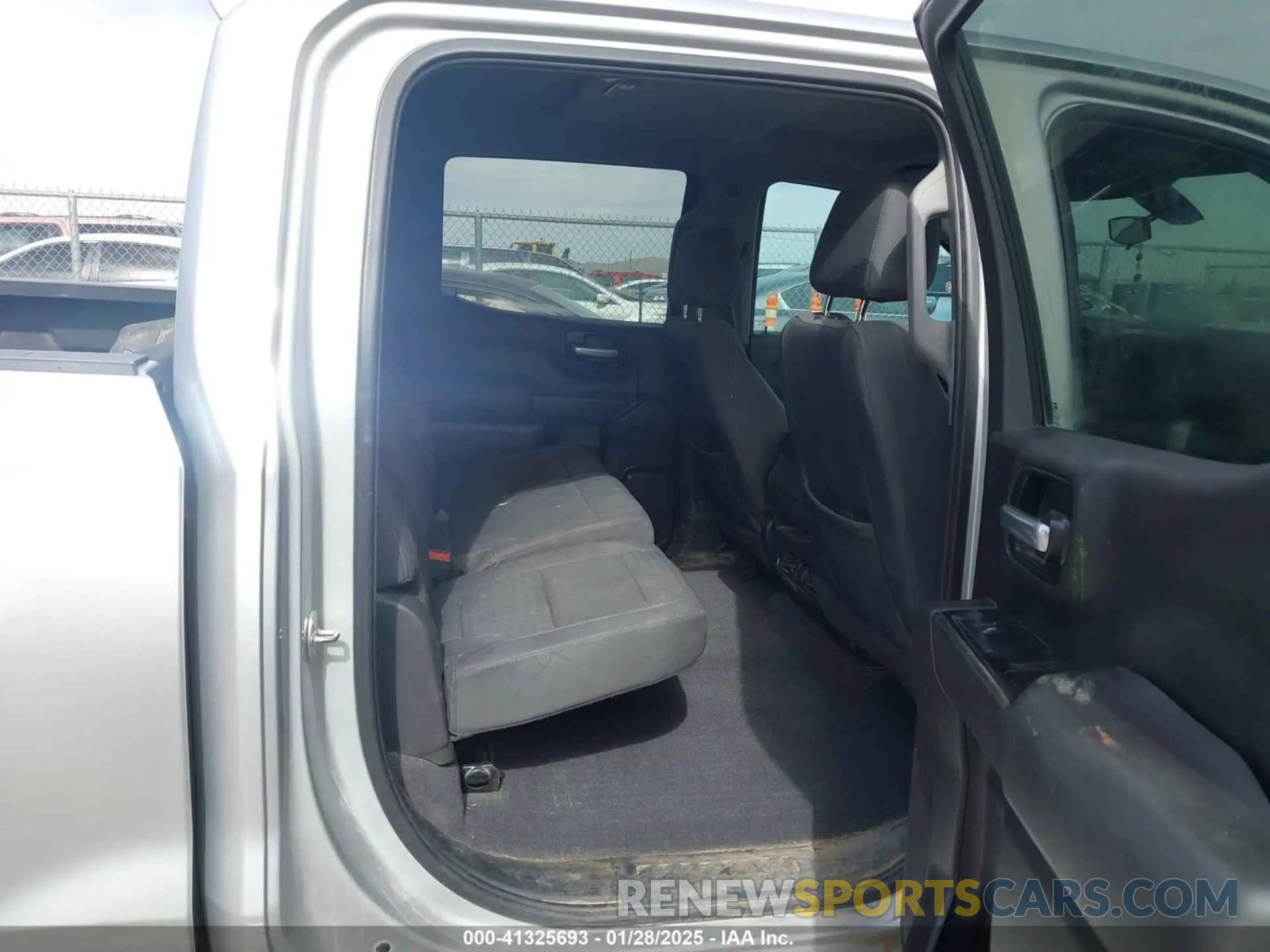 8 Photograph of a damaged car 3GCPWCEK8KG124931 CHEVROLET SILVERADO 1500 2019
