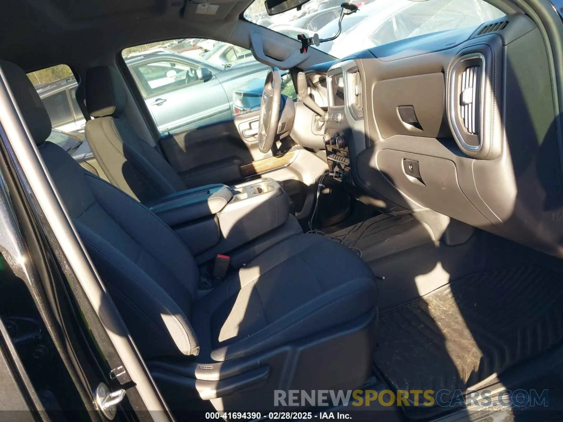 5 Photograph of a damaged car 3GCPWCEK9KG135825 CHEVROLET SILVERADO 1500 2019