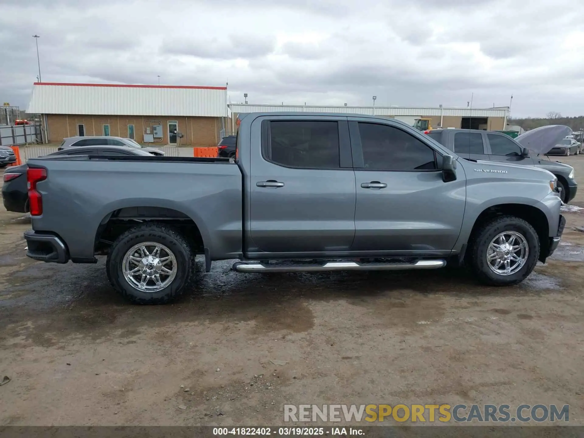13 Photograph of a damaged car 3GCPWDED6KG273281 CHEVROLET SILVERADO 1500 2019