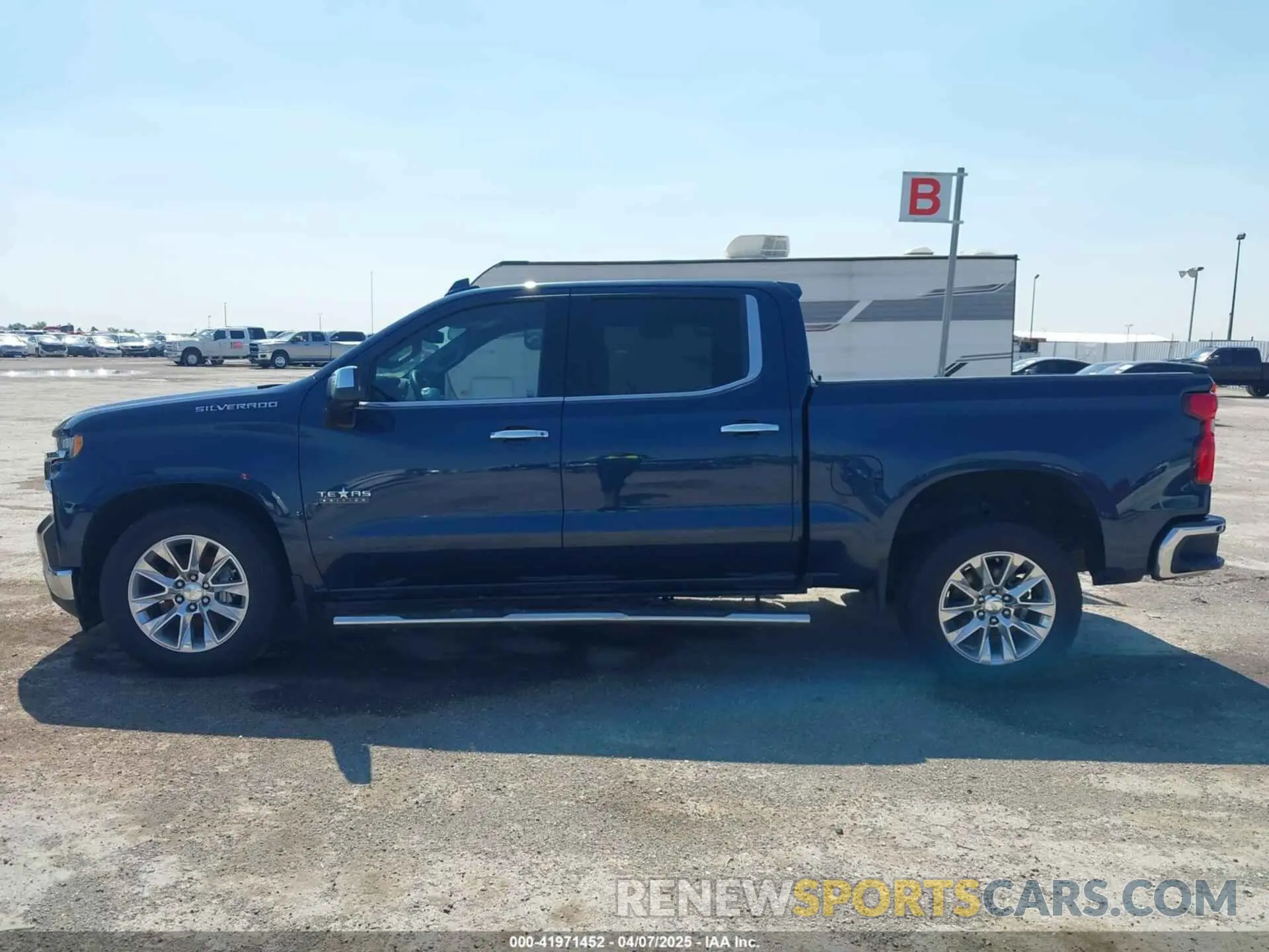 14 Photograph of a damaged car 3GCPWEED1KG290981 CHEVROLET SILVERADO 1500 2019