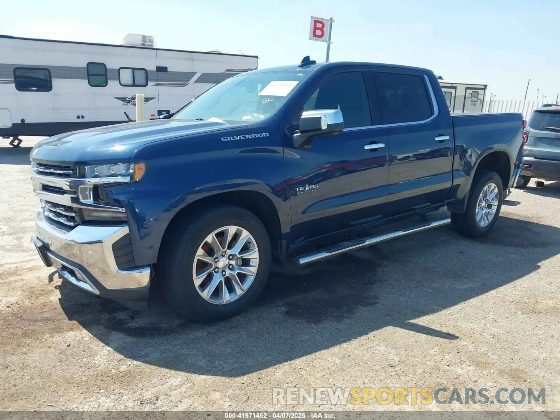 2 Photograph of a damaged car 3GCPWEED1KG290981 CHEVROLET SILVERADO 1500 2019