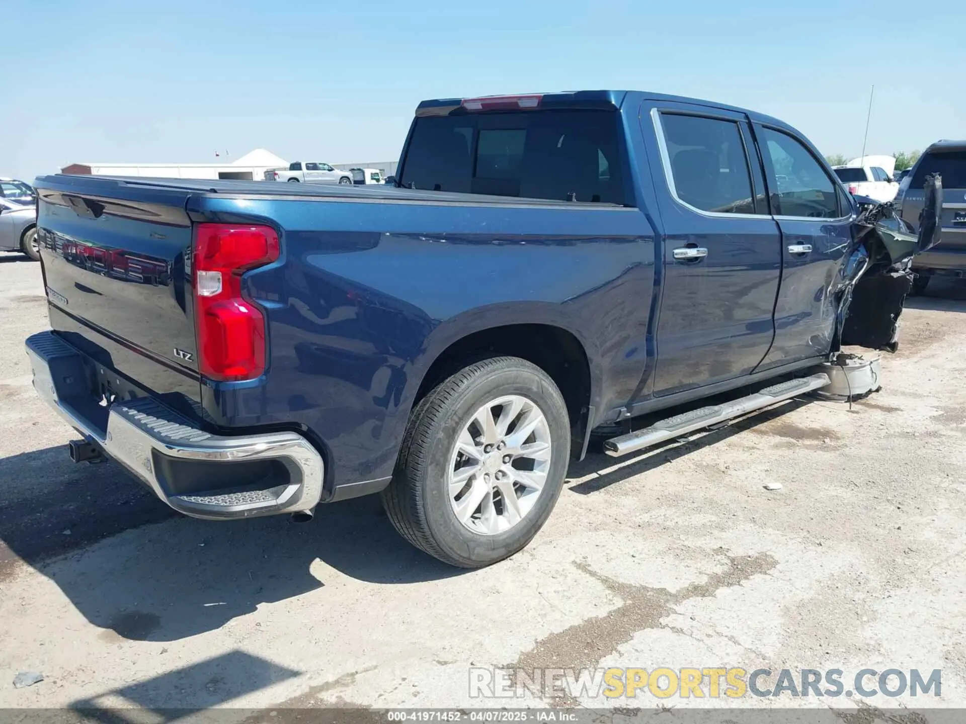 4 Photograph of a damaged car 3GCPWEED1KG290981 CHEVROLET SILVERADO 1500 2019