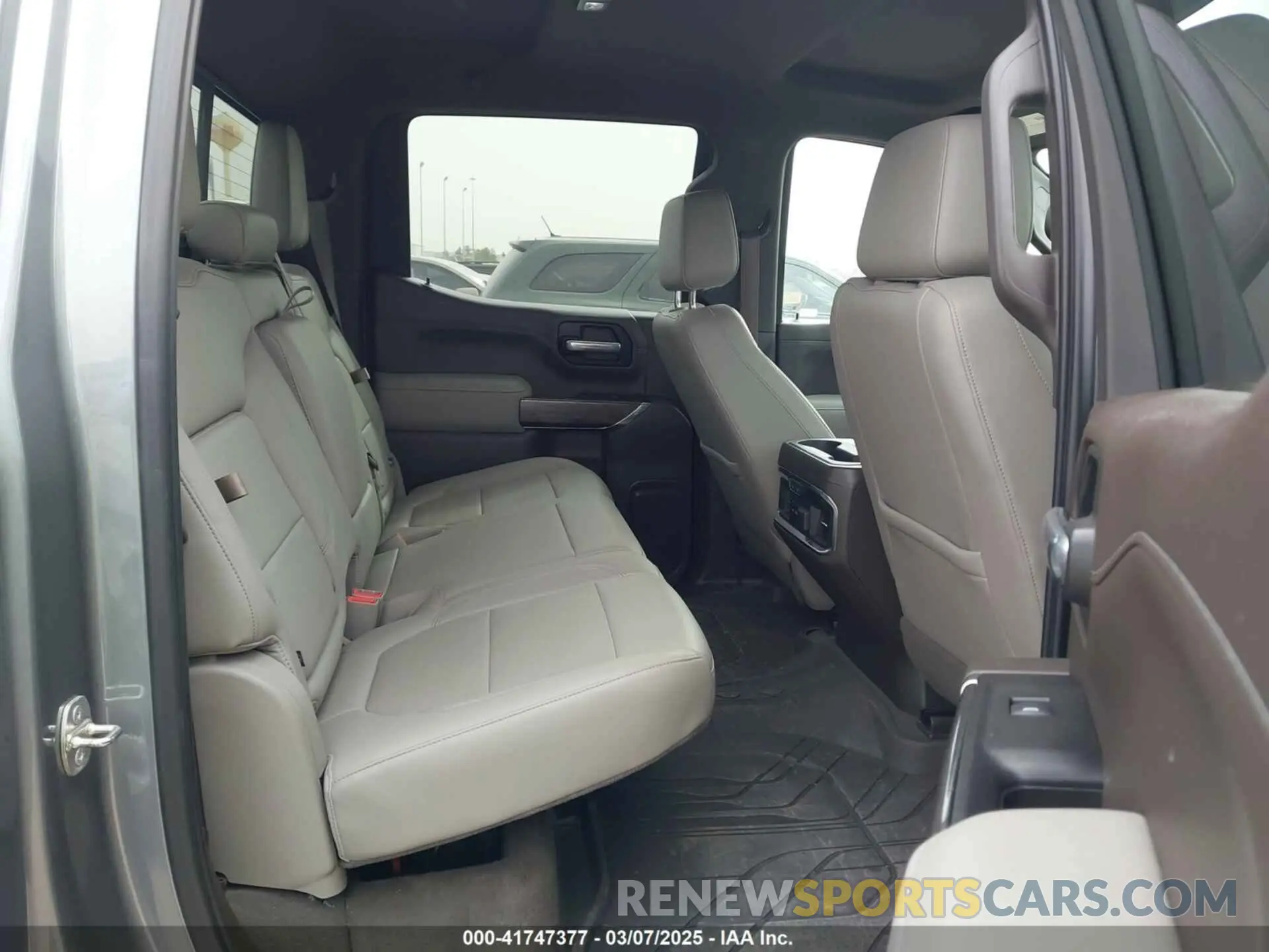 8 Photograph of a damaged car 3GCPWEEDXKG159533 CHEVROLET SILVERADO 1500 2019