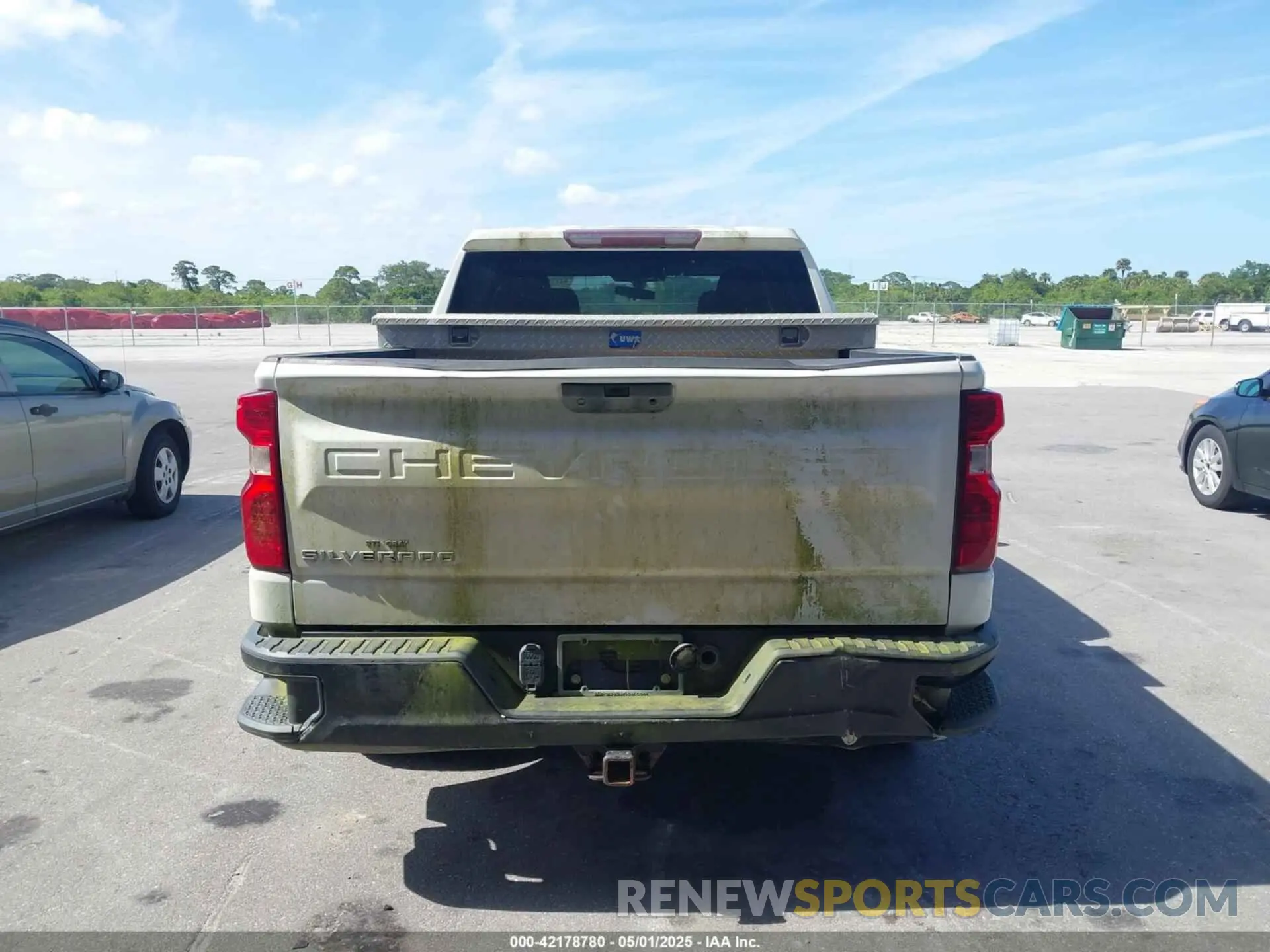 16 Photograph of a damaged car 3GCPYAEH8KG129727 CHEVROLET SILVERADO 1500 2019