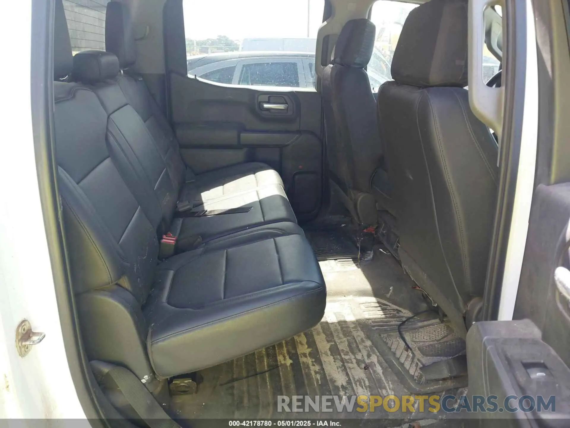 8 Photograph of a damaged car 3GCPYAEH8KG129727 CHEVROLET SILVERADO 1500 2019