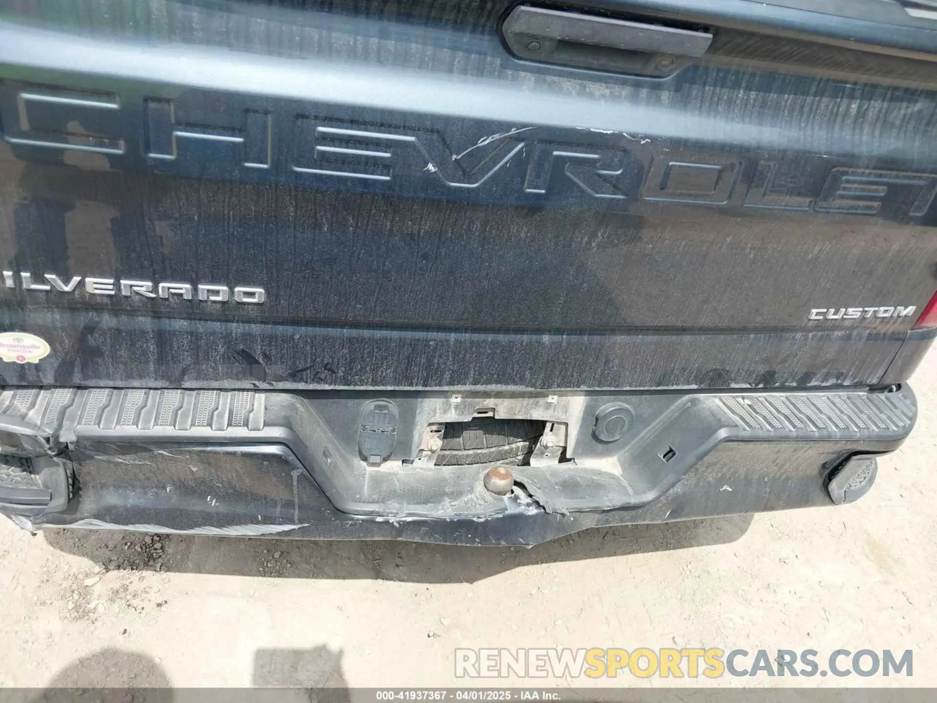 17 Photograph of a damaged car 3GCPYBEH9KG238011 CHEVROLET SILVERADO 1500 2019