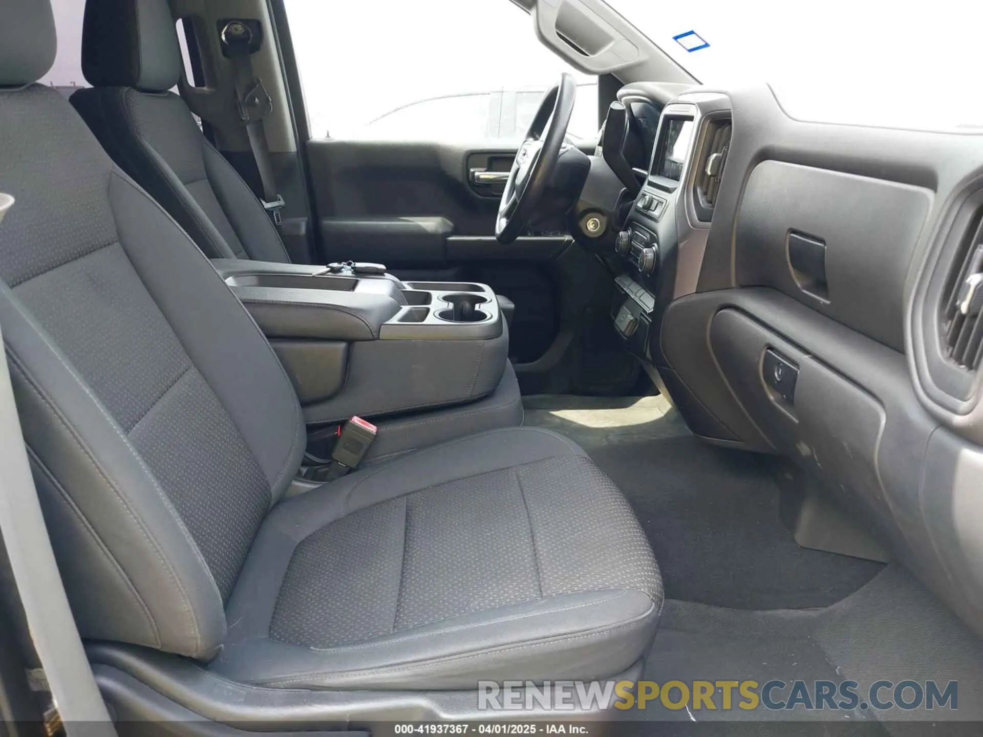 5 Photograph of a damaged car 3GCPYBEH9KG238011 CHEVROLET SILVERADO 1500 2019