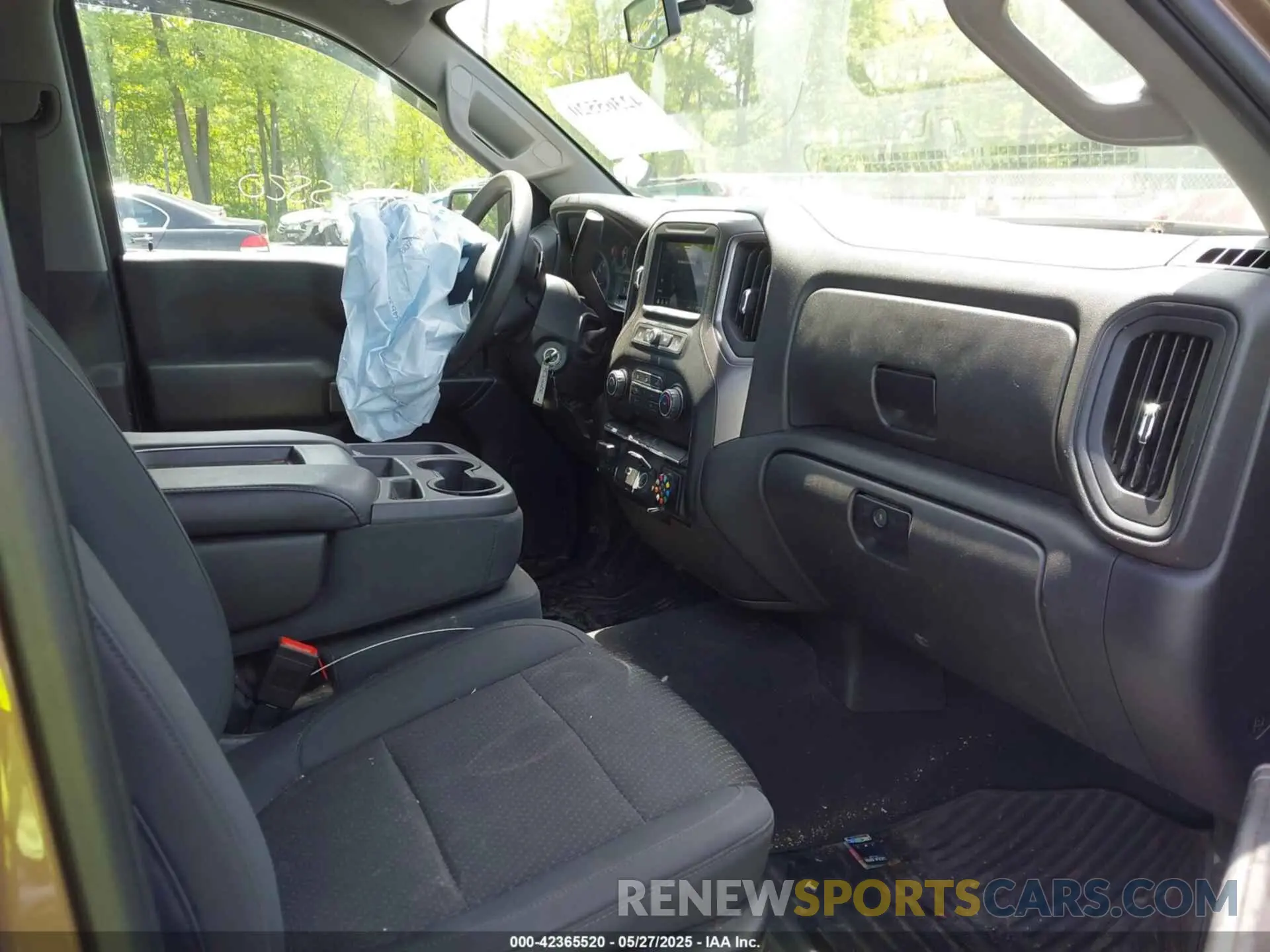 5 Photograph of a damaged car 3GCPYBEHXKG241256 CHEVROLET SILVERADO 1500 2019
