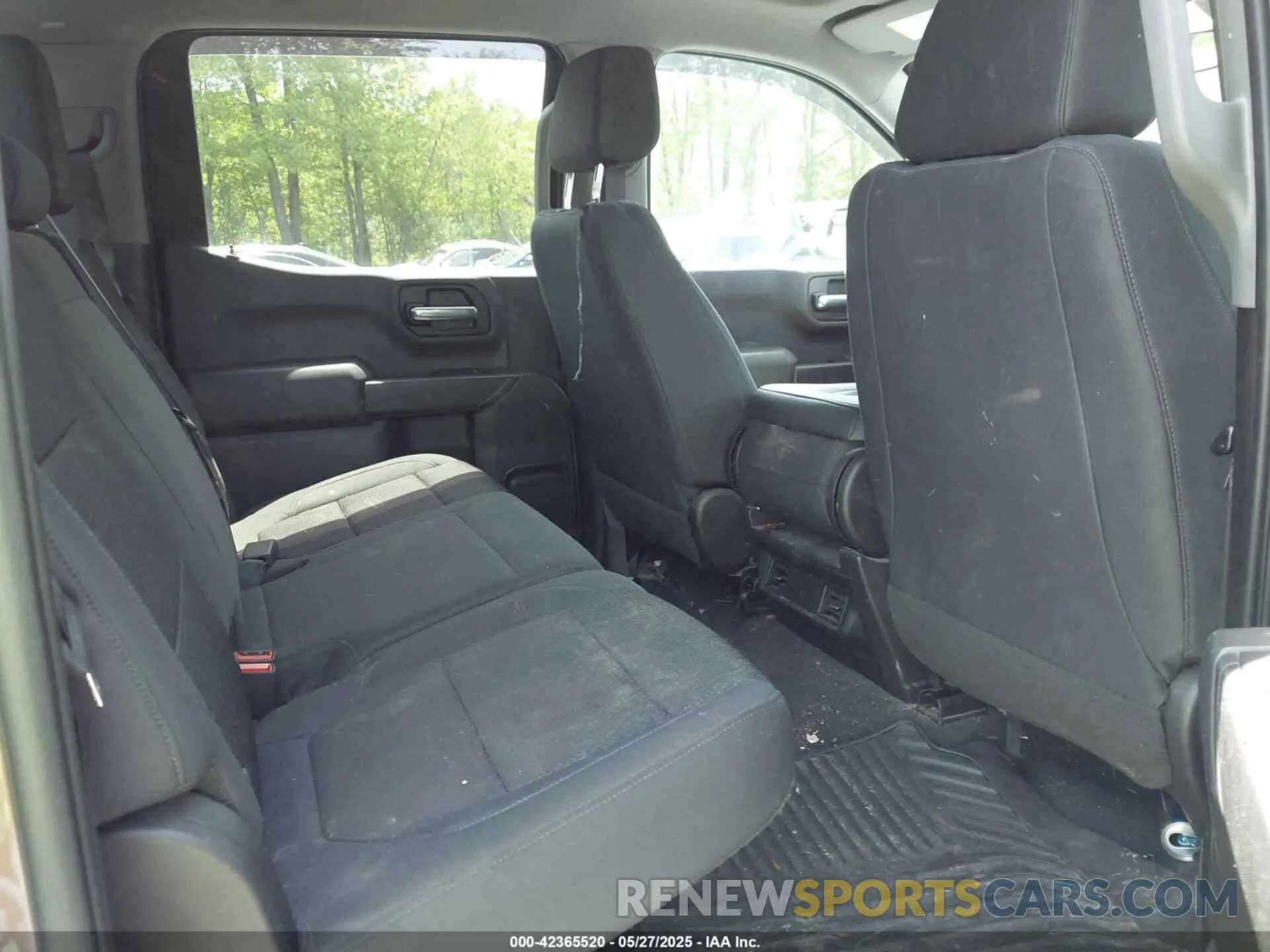 8 Photograph of a damaged car 3GCPYBEHXKG241256 CHEVROLET SILVERADO 1500 2019