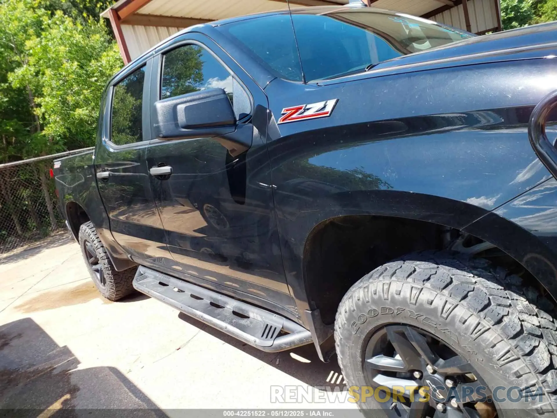 13 Photograph of a damaged car 3GCPYCEF7KG110838 CHEVROLET SILVERADO 1500 2019