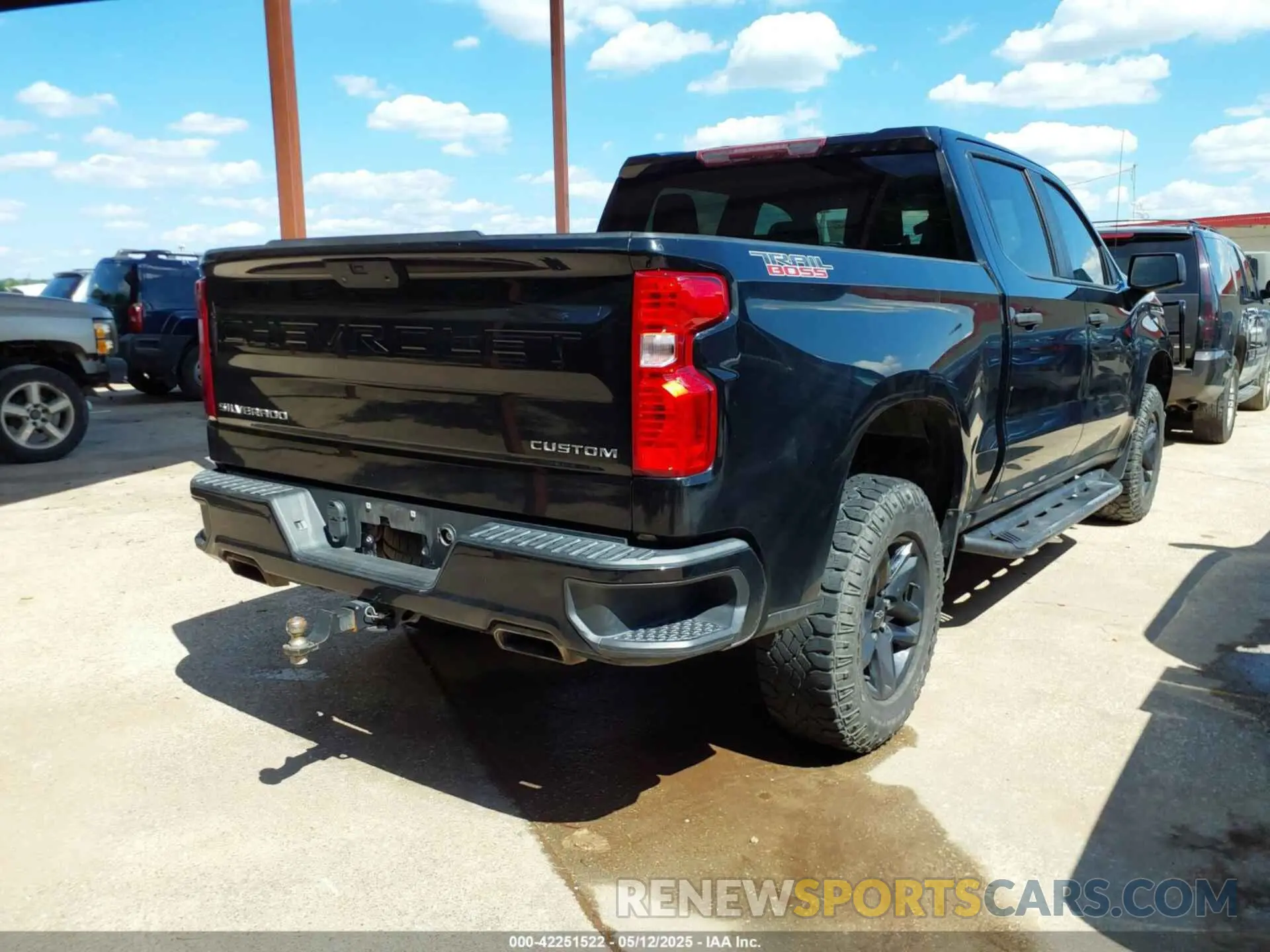 4 Photograph of a damaged car 3GCPYCEF7KG110838 CHEVROLET SILVERADO 1500 2019