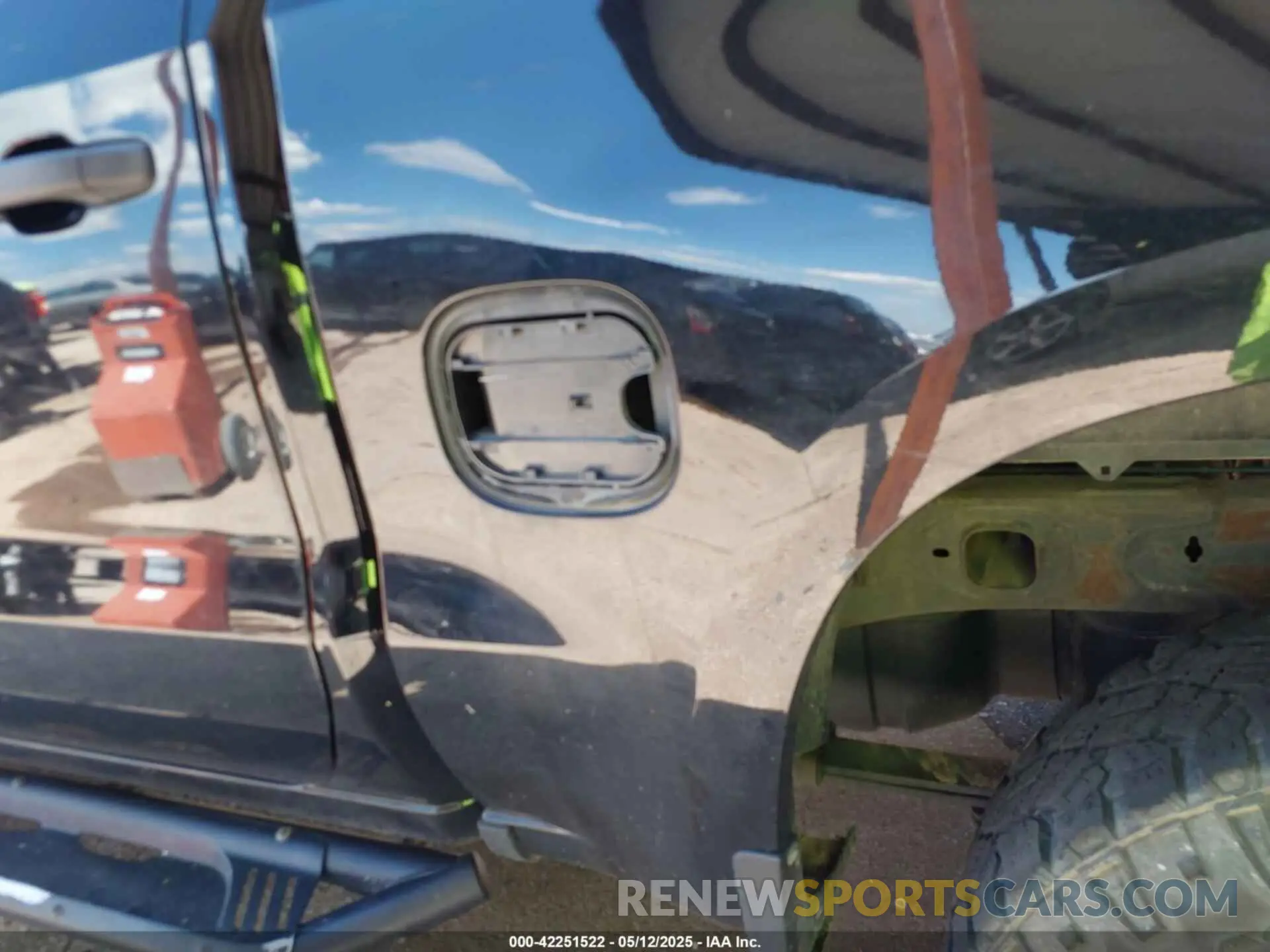 6 Photograph of a damaged car 3GCPYCEF7KG110838 CHEVROLET SILVERADO 1500 2019