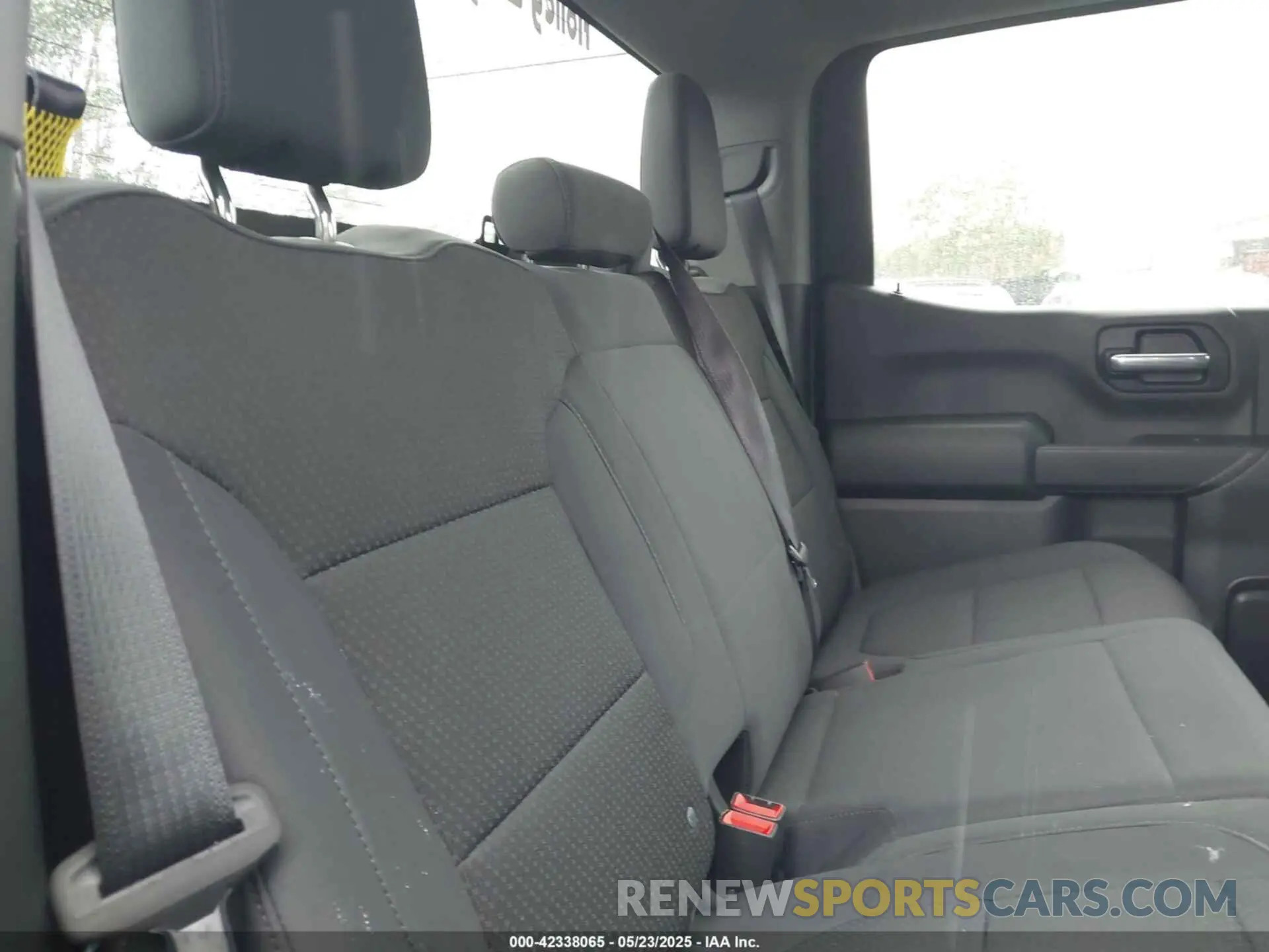 8 Photograph of a damaged car 3GCPYCEF9KG311673 CHEVROLET SILVERADO 1500 2019
