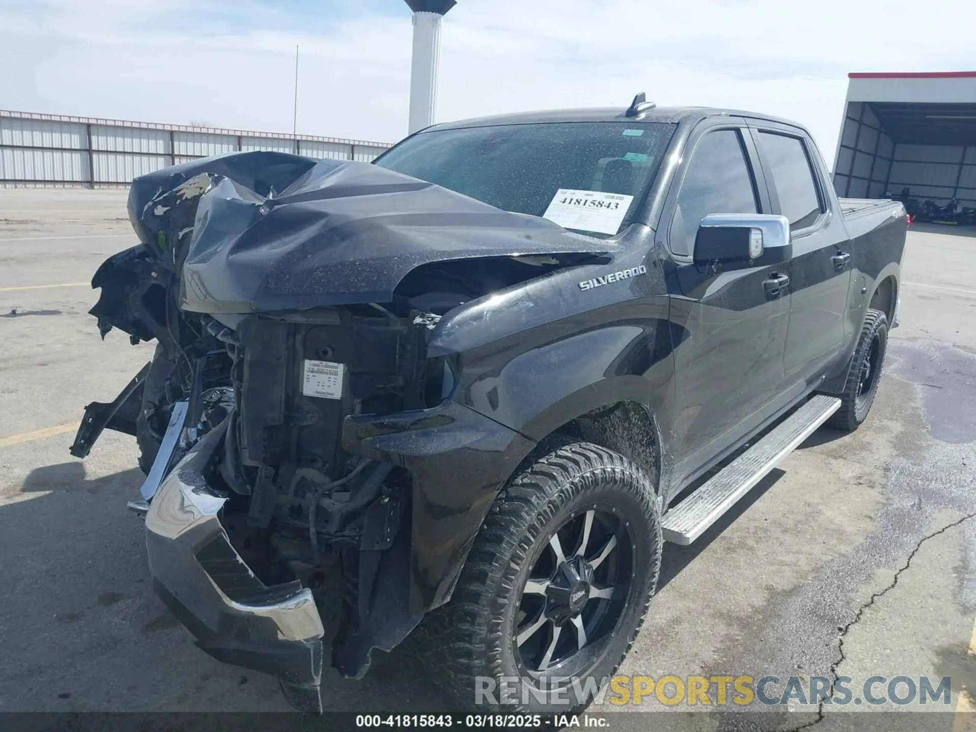 2 Photograph of a damaged car 3GCPYDEK8KG116134 CHEVROLET SILVERADO 1500 2019