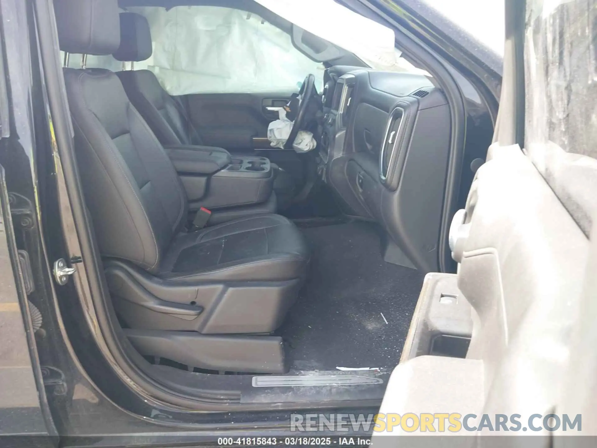 5 Photograph of a damaged car 3GCPYDEK8KG116134 CHEVROLET SILVERADO 1500 2019