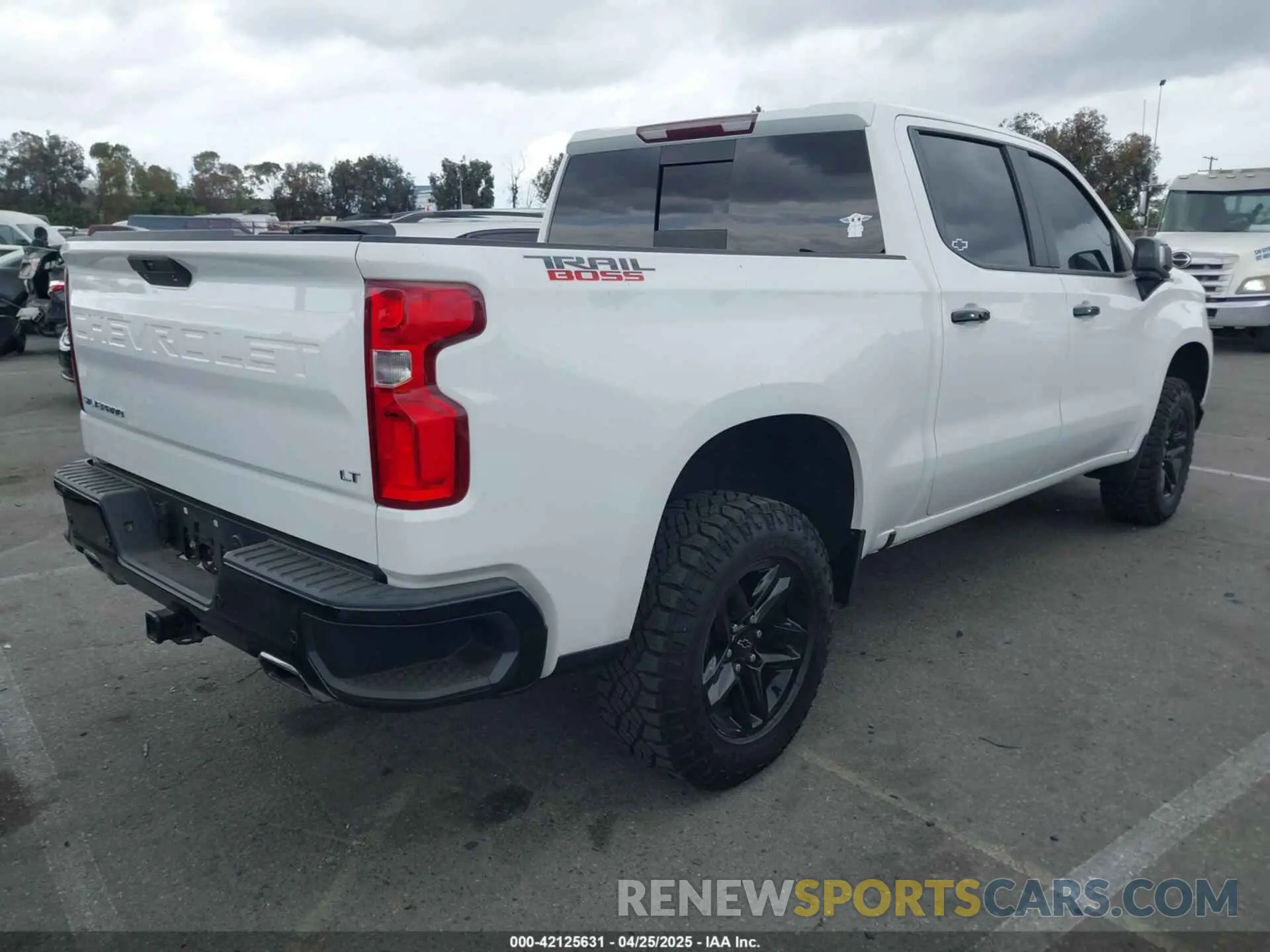 4 Photograph of a damaged car 3GCPYFED5KG152909 CHEVROLET SILVERADO 1500 2019