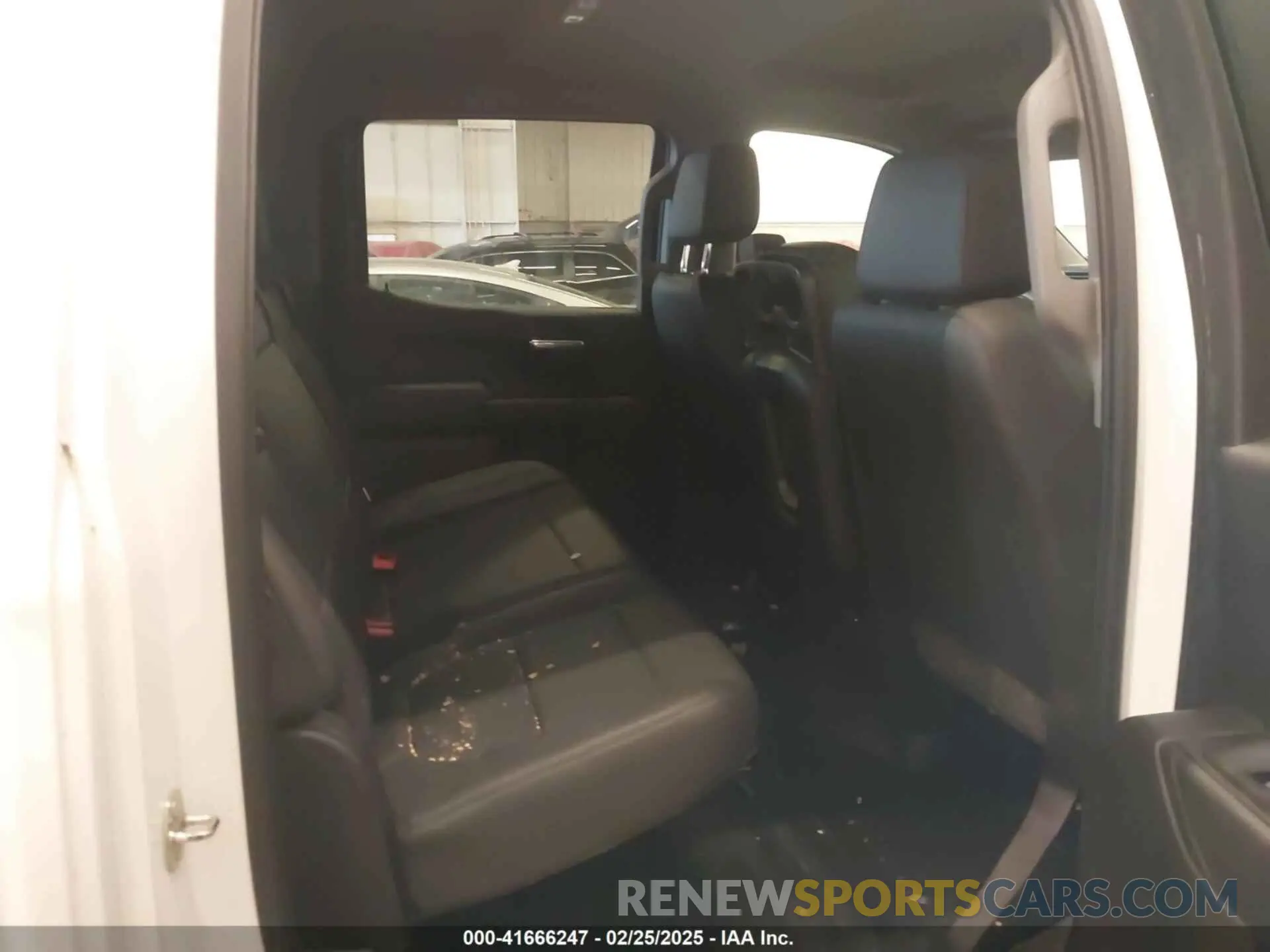 8 Photograph of a damaged car 3GCUYAEF3KG283635 CHEVROLET SILVERADO 1500 2019