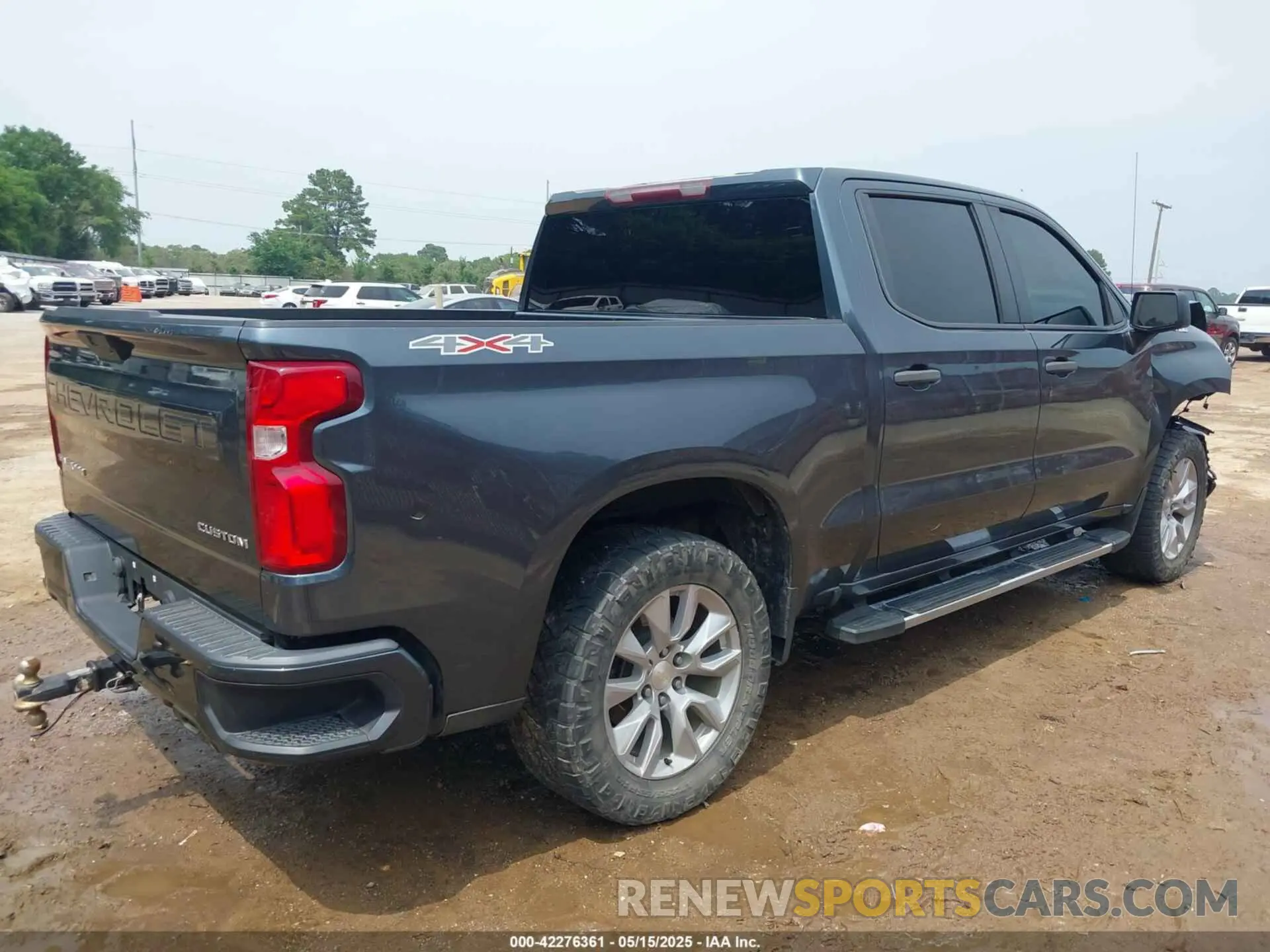 4 Photograph of a damaged car 3GCUYBEF0KG154211 CHEVROLET SILVERADO 1500 2019