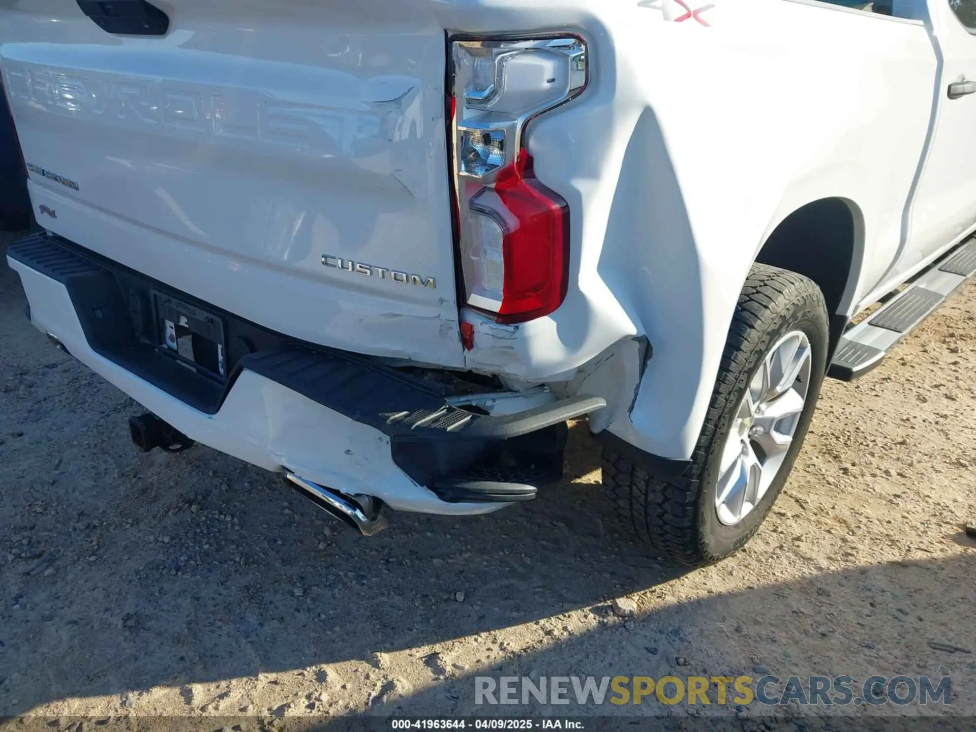 6 Photograph of a damaged car 3GCUYBEF3KG701004 CHEVROLET SILVERADO 1500 2019