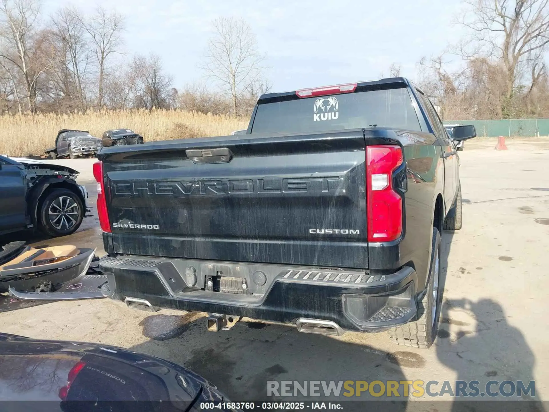 17 Photograph of a damaged car 3GCUYBEF4KG102693 CHEVROLET SILVERADO 1500 2019