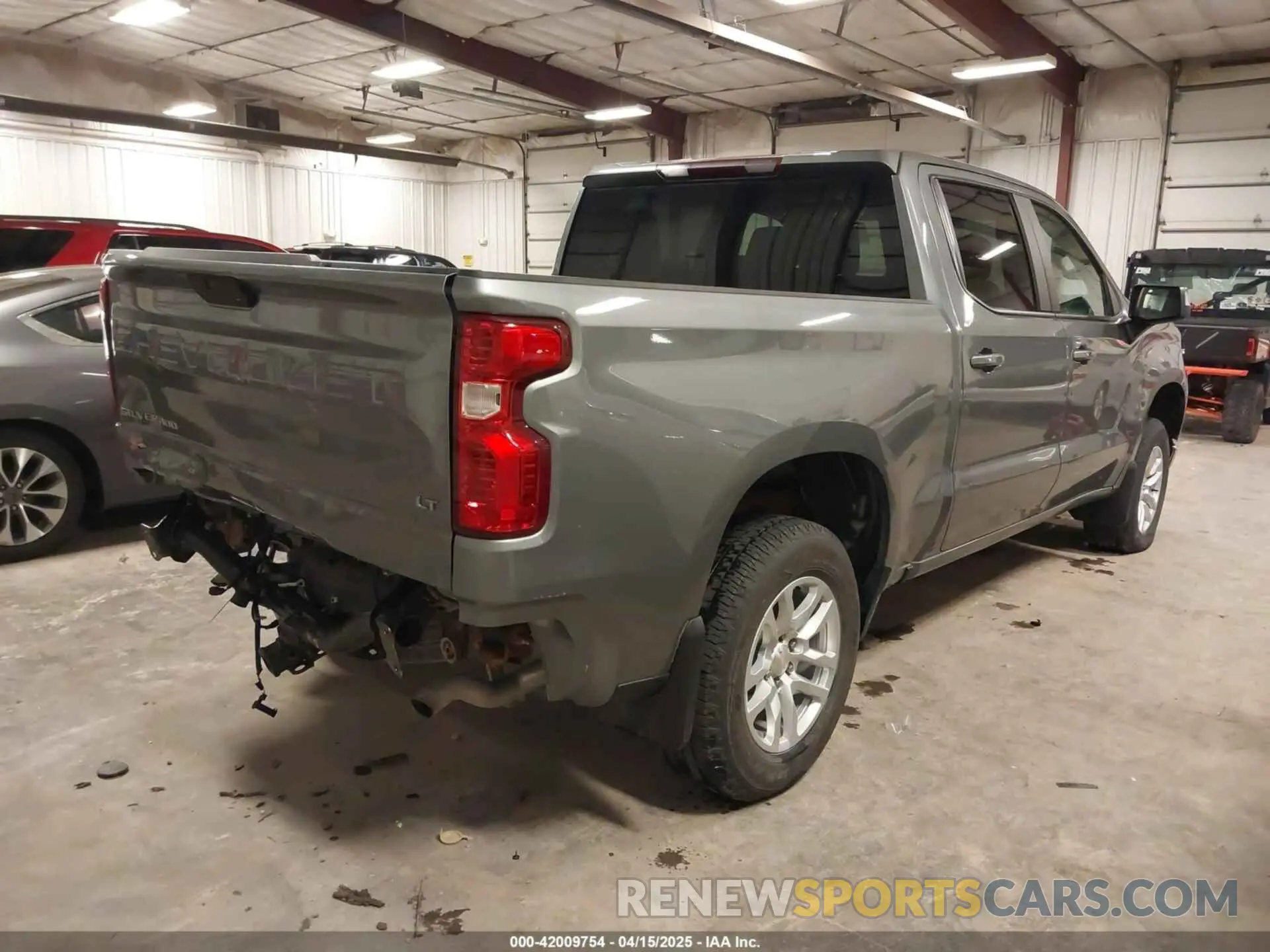 4 Photograph of a damaged car 3GCUYDED0KG262712 CHEVROLET SILVERADO 1500 2019