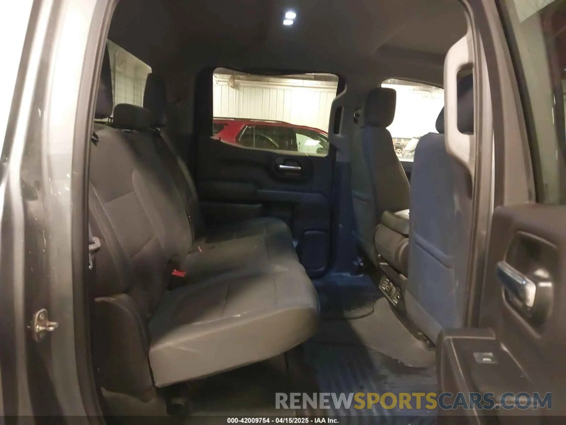 8 Photograph of a damaged car 3GCUYDED0KG262712 CHEVROLET SILVERADO 1500 2019