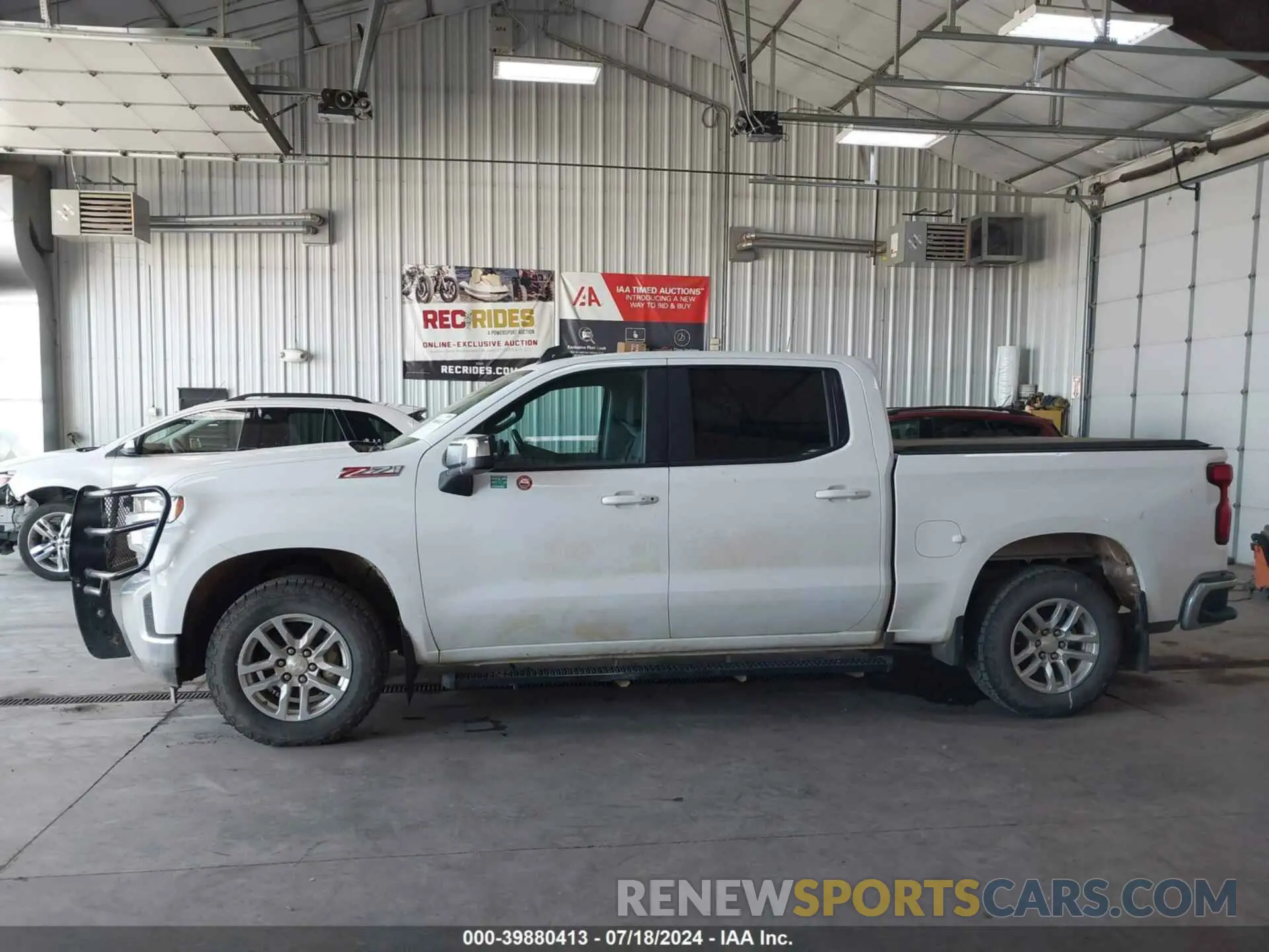 14 Photograph of a damaged car 3GCUYDED1KG120689 CHEVROLET SILVERADO 1500 2019