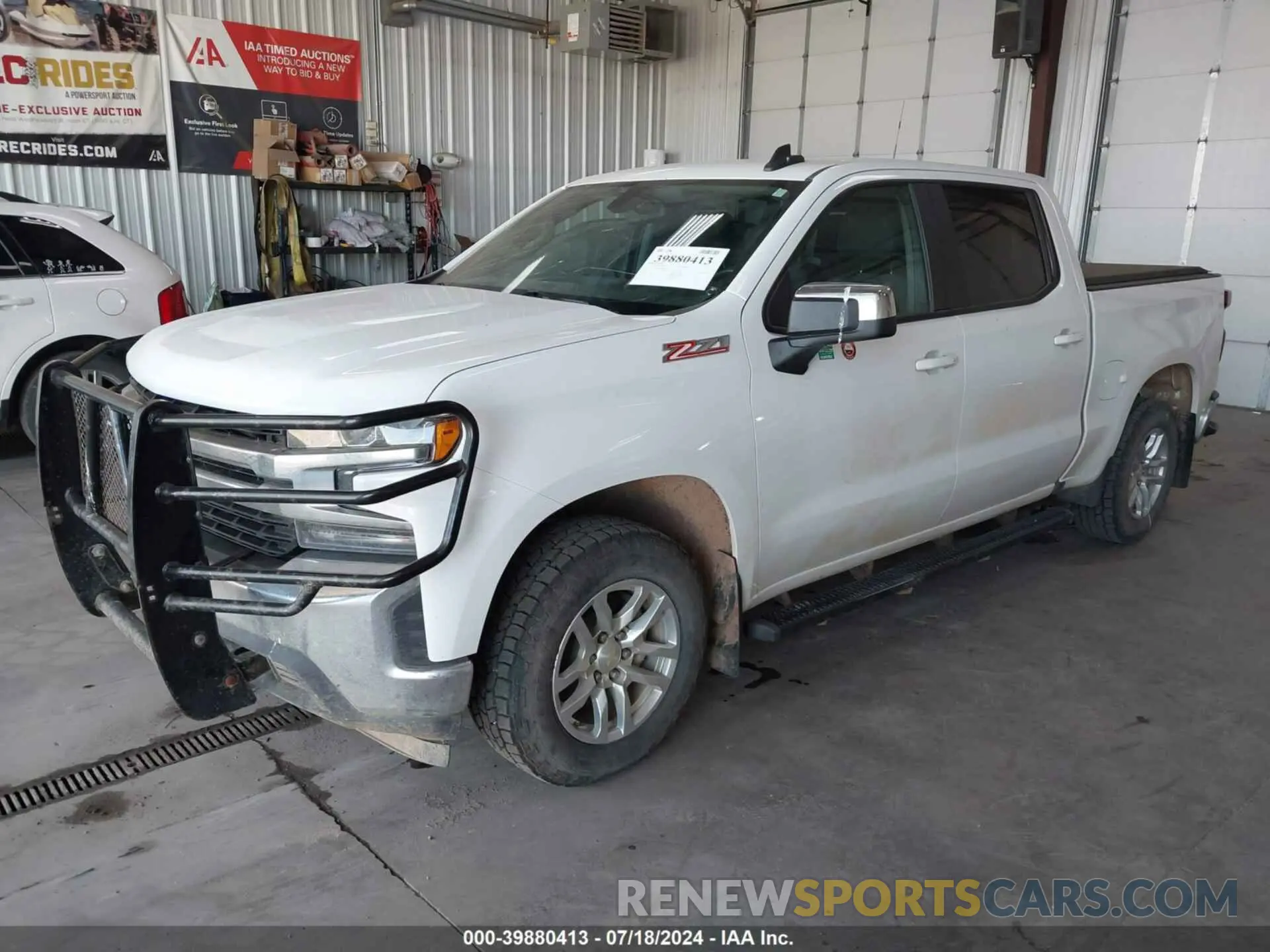 2 Photograph of a damaged car 3GCUYDED1KG120689 CHEVROLET SILVERADO 1500 2019