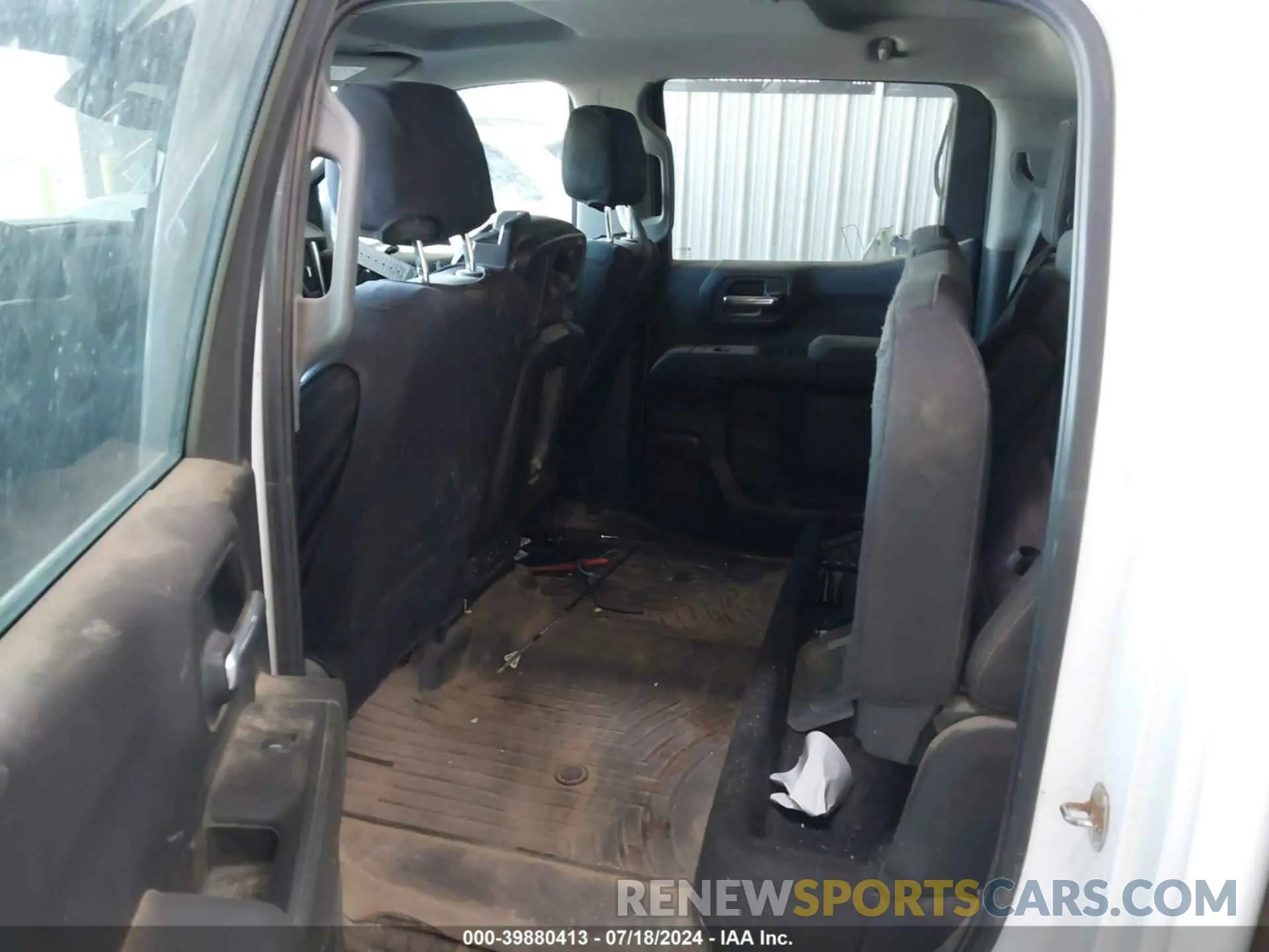 8 Photograph of a damaged car 3GCUYDED1KG120689 CHEVROLET SILVERADO 1500 2019
