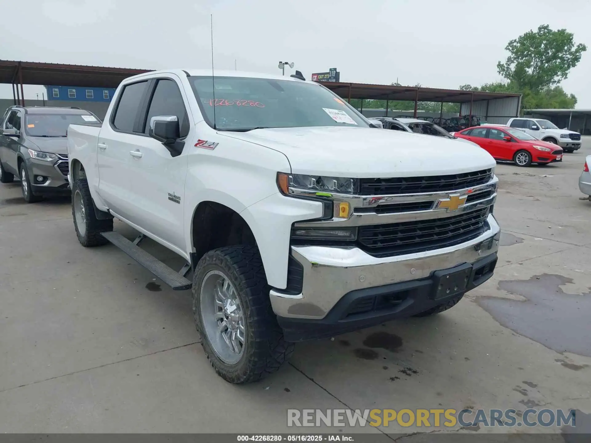 1 Photograph of a damaged car 3GCUYDED1KG200302 CHEVROLET SILVERADO 1500 2019