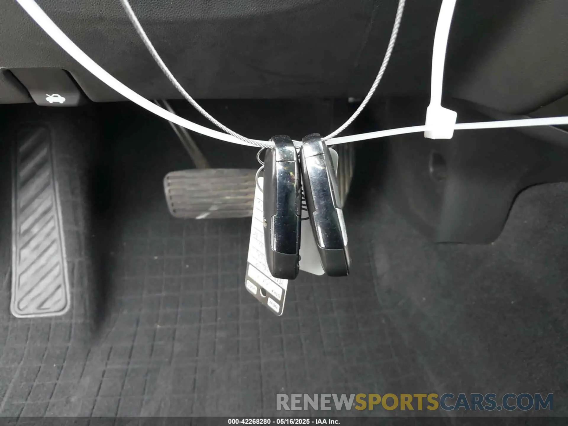 11 Photograph of a damaged car 3GCUYDED1KG200302 CHEVROLET SILVERADO 1500 2019