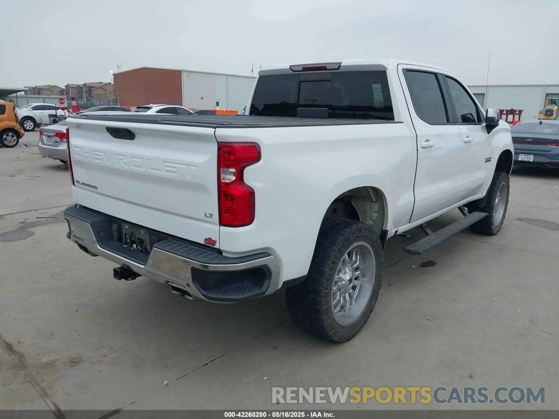 4 Photograph of a damaged car 3GCUYDED1KG200302 CHEVROLET SILVERADO 1500 2019