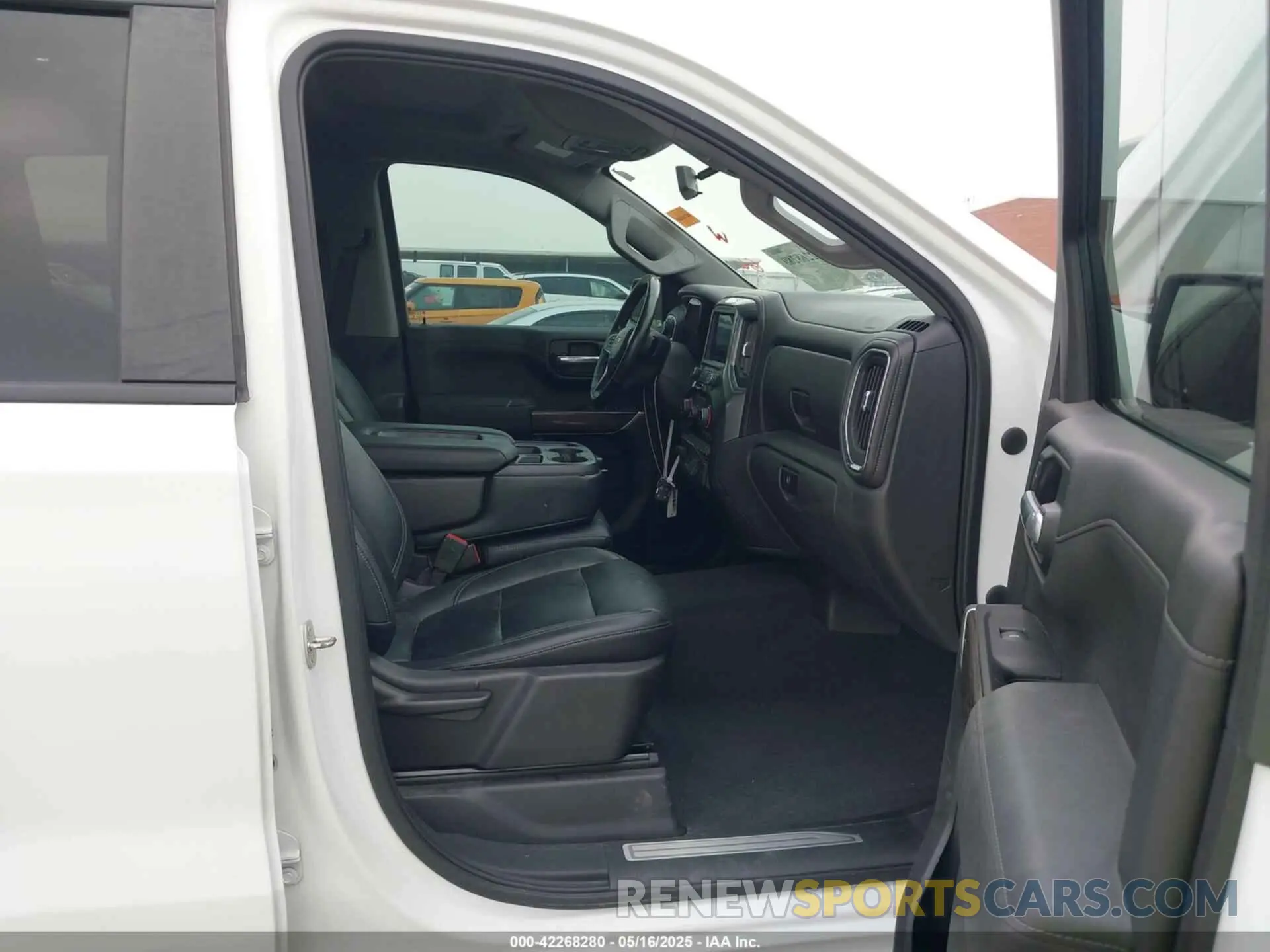 5 Photograph of a damaged car 3GCUYDED1KG200302 CHEVROLET SILVERADO 1500 2019