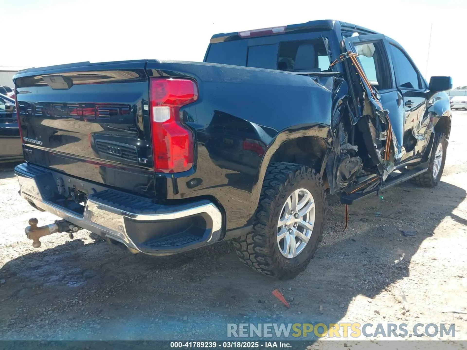 4 Photograph of a damaged car 3GCUYDED2KG130003 CHEVROLET SILVERADO 1500 2019