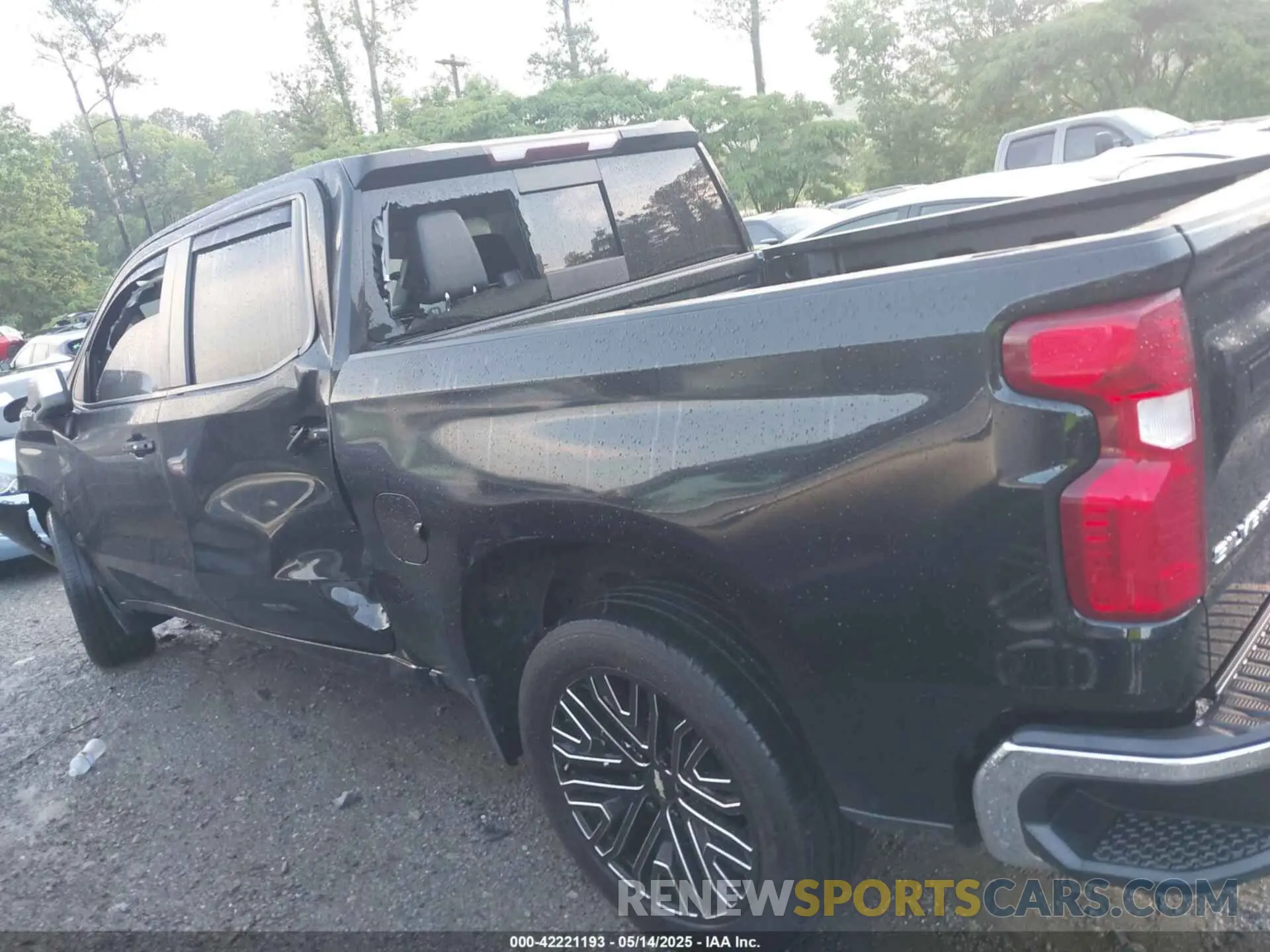 13 Photograph of a damaged car 3GCUYDED2KG145942 CHEVROLET SILVERADO 1500 2019