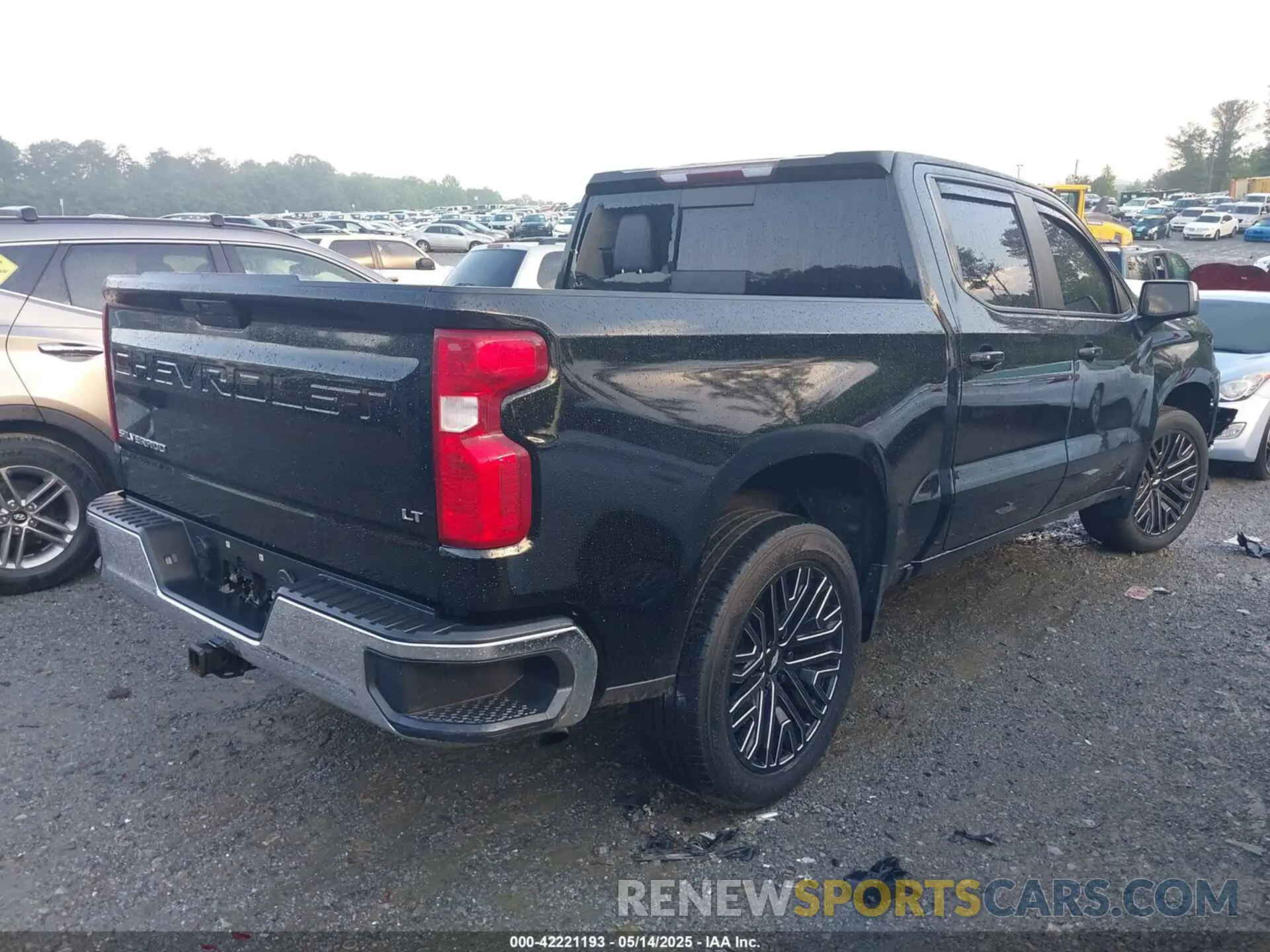 4 Photograph of a damaged car 3GCUYDED2KG145942 CHEVROLET SILVERADO 1500 2019