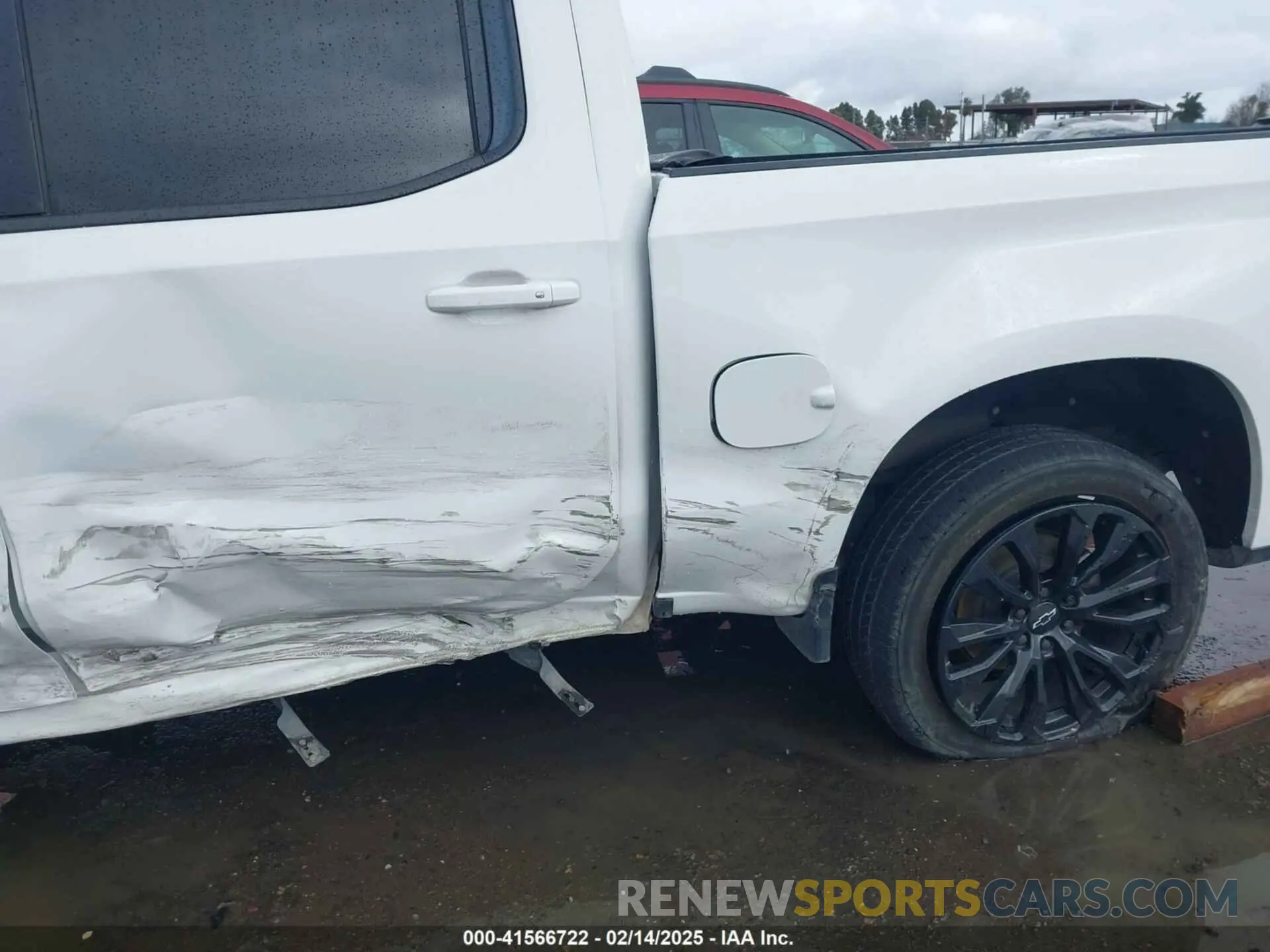 18 Photograph of a damaged car 3GCUYDED3KG118071 CHEVROLET SILVERADO 1500 2019