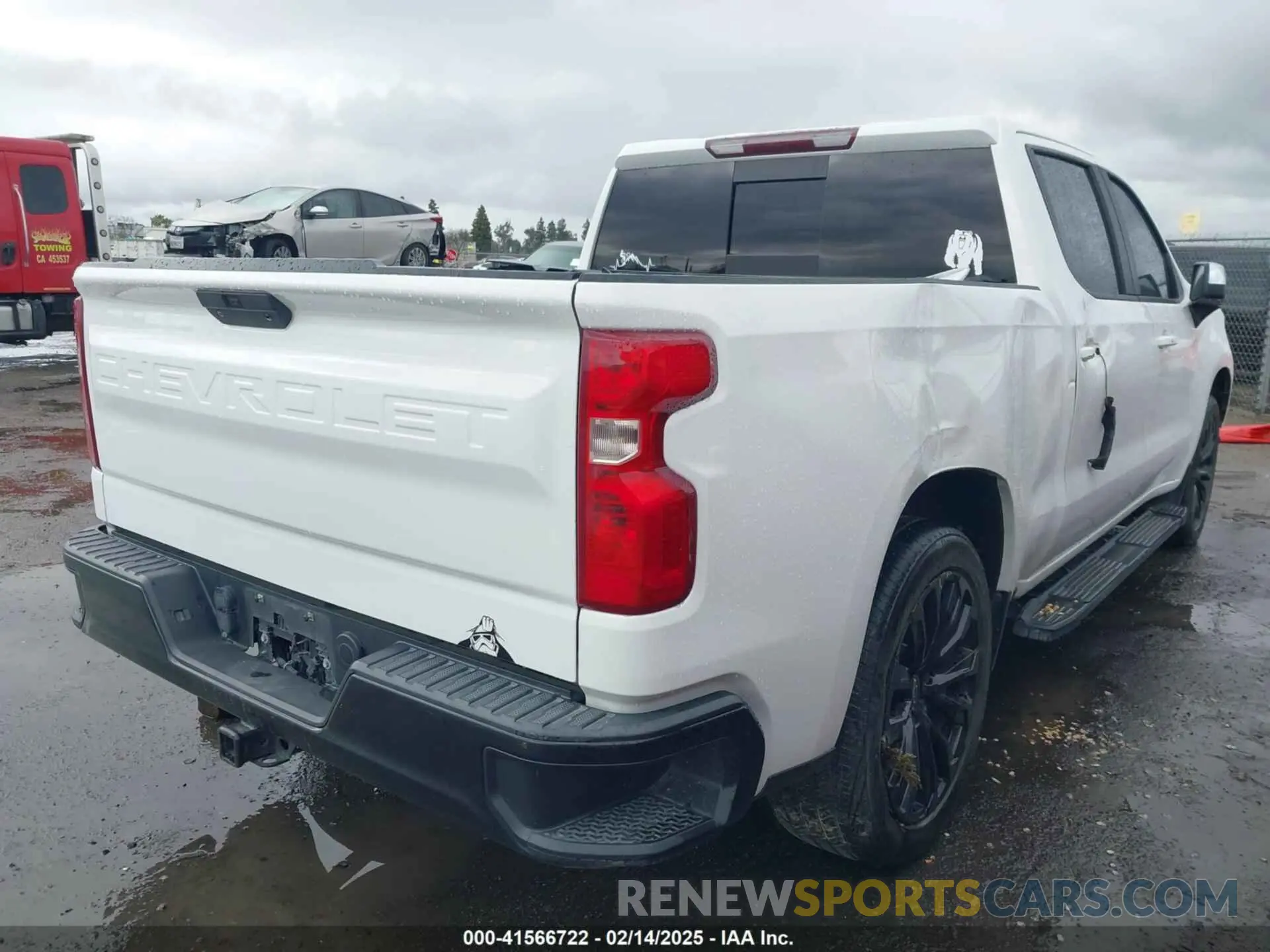 4 Photograph of a damaged car 3GCUYDED3KG118071 CHEVROLET SILVERADO 1500 2019