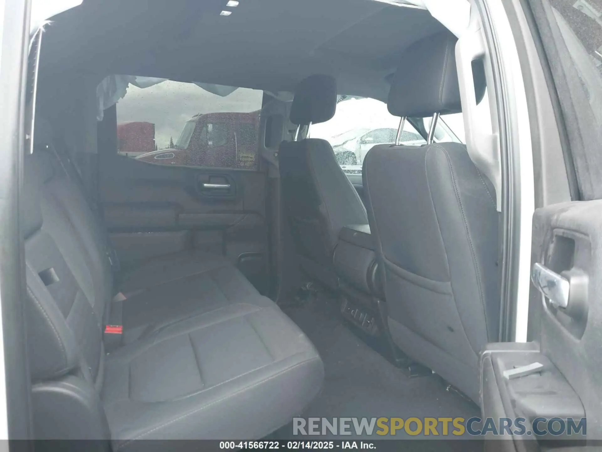 8 Photograph of a damaged car 3GCUYDED3KG118071 CHEVROLET SILVERADO 1500 2019