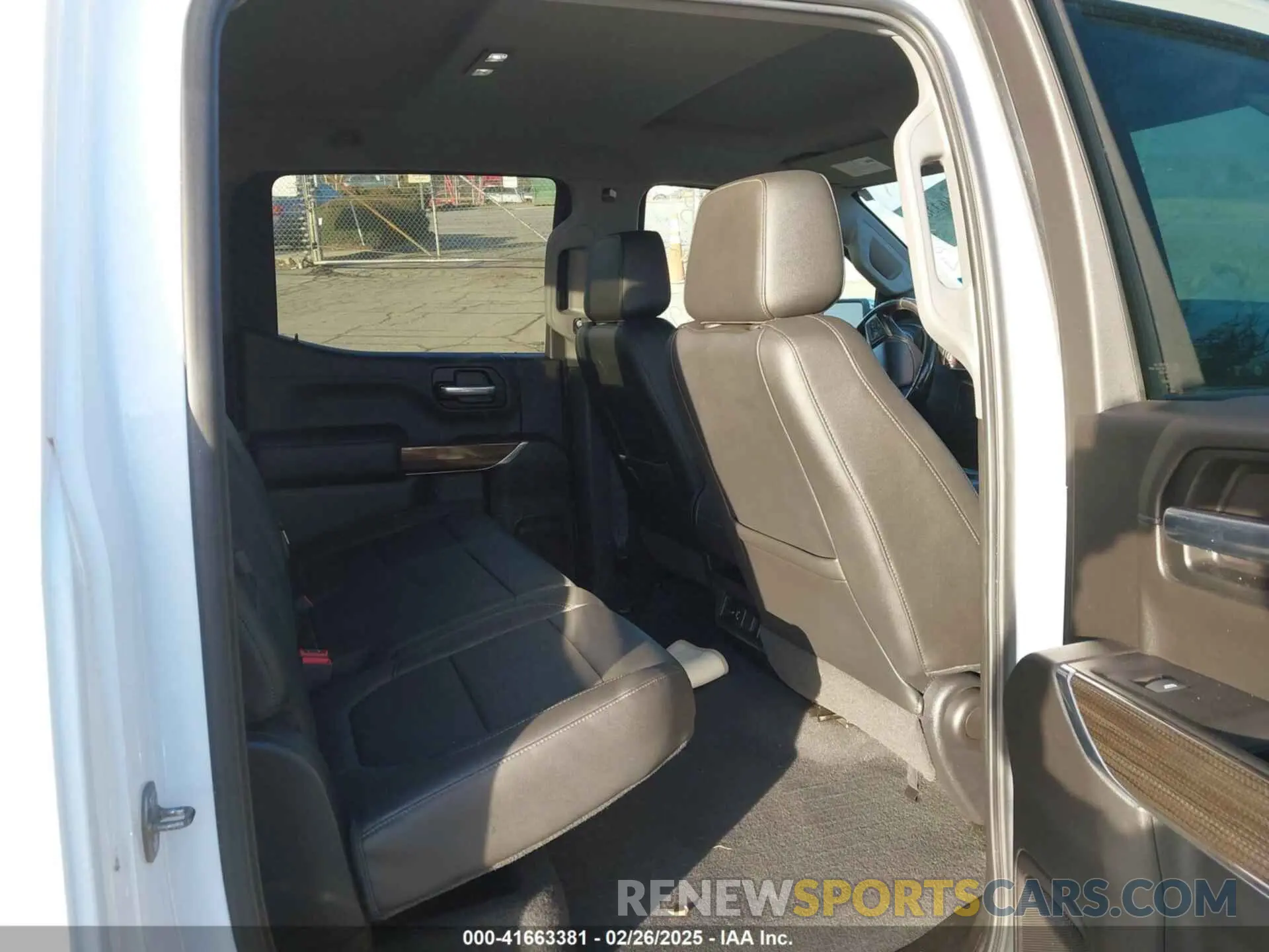 8 Photograph of a damaged car 3GCUYDED6KG131283 CHEVROLET SILVERADO 1500 2019