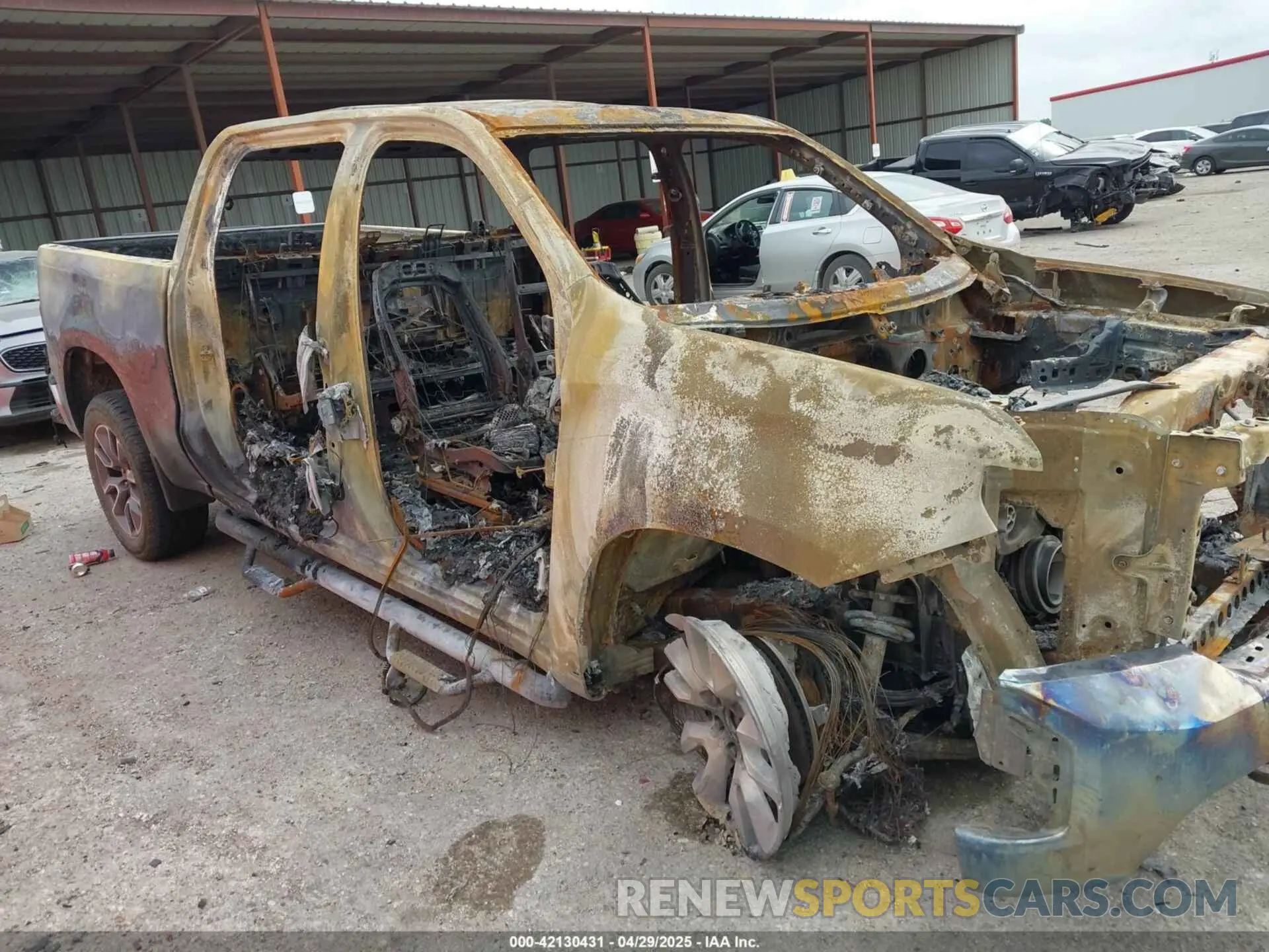 1 Photograph of a damaged car 3GCUYDED7KG136184 CHEVROLET SILVERADO 1500 2019