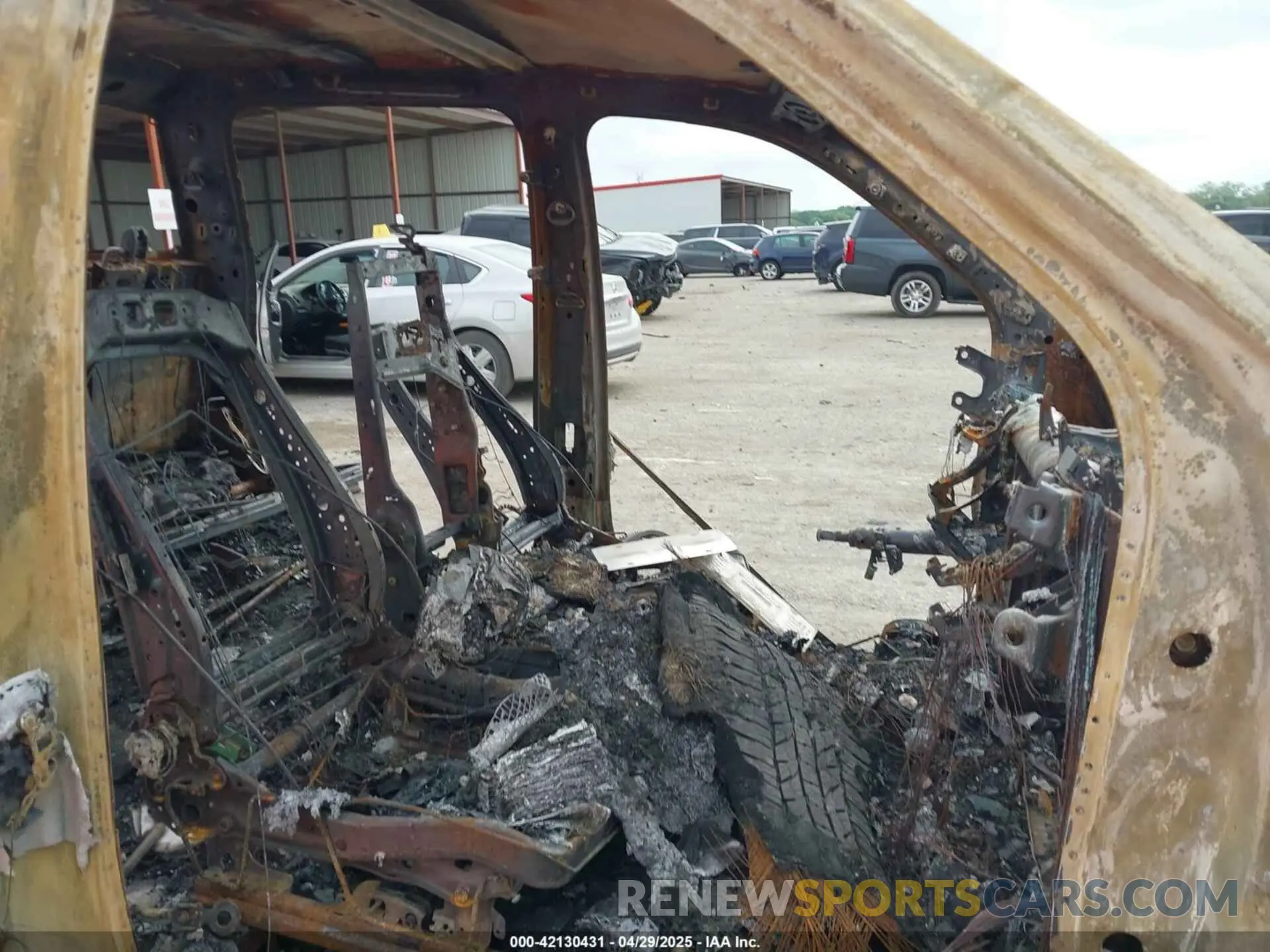 5 Photograph of a damaged car 3GCUYDED7KG136184 CHEVROLET SILVERADO 1500 2019